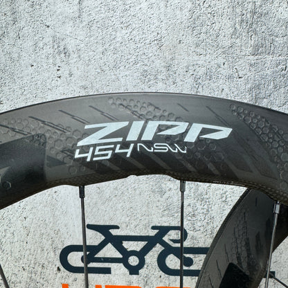 Low Mile! Zipp 454 NSW Carbon Tubeless Hookless Disc Wheelset 700c 1394g