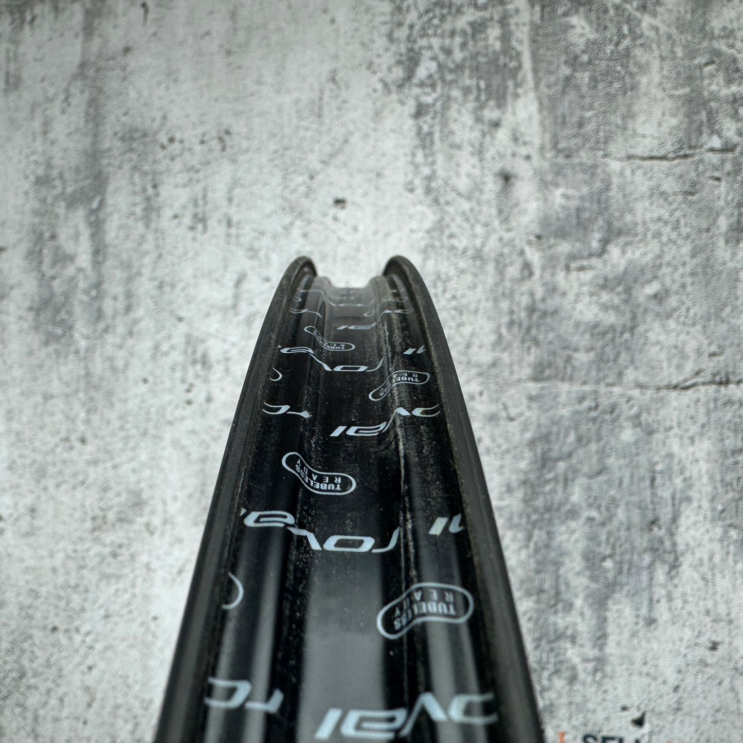 New! Roval Rapide C38 Carbon Tubeless Disc Wheelset 700c DT 370 Hubs 1596g
