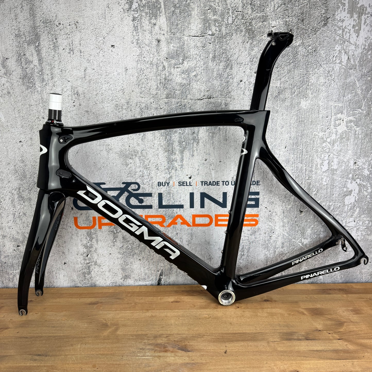 Pinarello Dogma F8 57.5cm Rim Brake Carbon Bike Frameset 700c 1846g