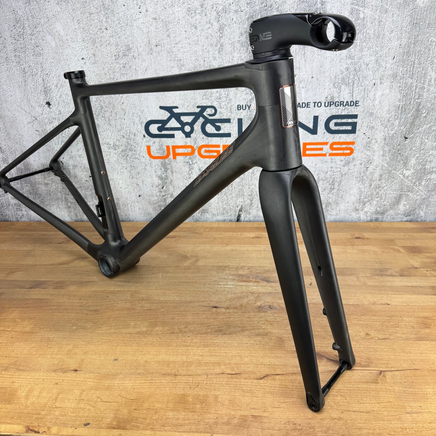 2024 PARLEE Ouray Small Carbon UDH Disc Brake Frameset 700c + ENVE In-Route 1678g