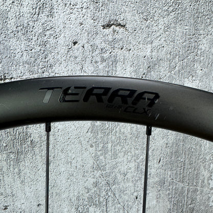 Roval Terra CLX II Carbon Tubeless Disc Gravel Wheelset 700c DT 180 Hubs 1268g