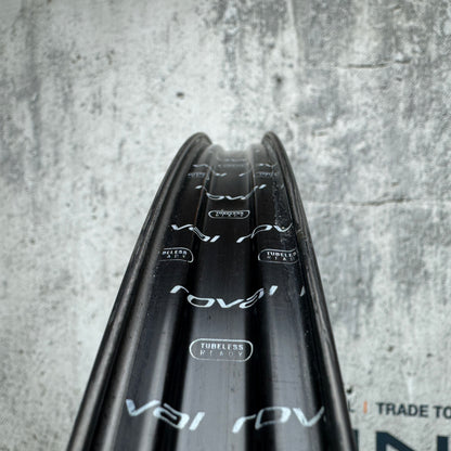 Roval Terra CLX II Carbon Tubeless Disc Gravel Wheelset 700c DT 180 Hubs 1268g