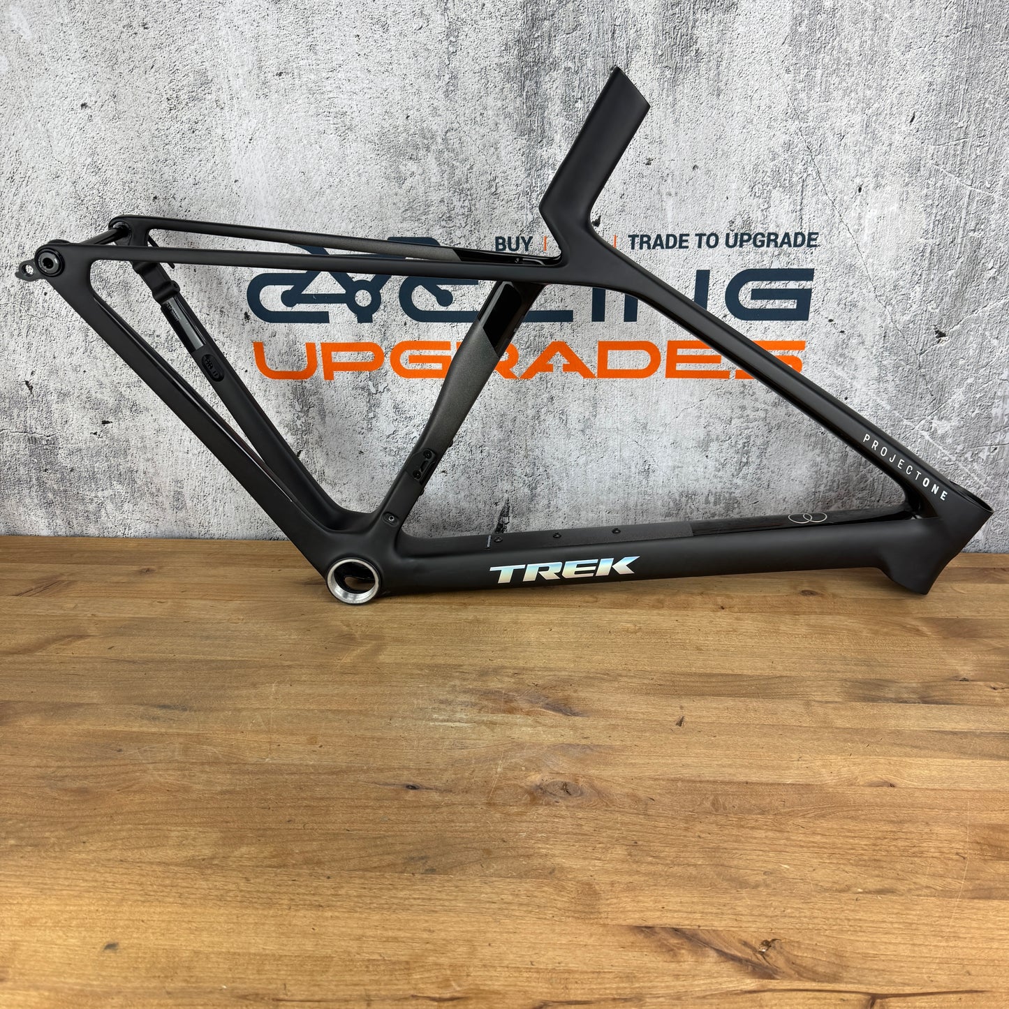New! Trek Madone SLR Gen 8 Small 900 OCLV Carbon Disc Frameset 700c 1290g