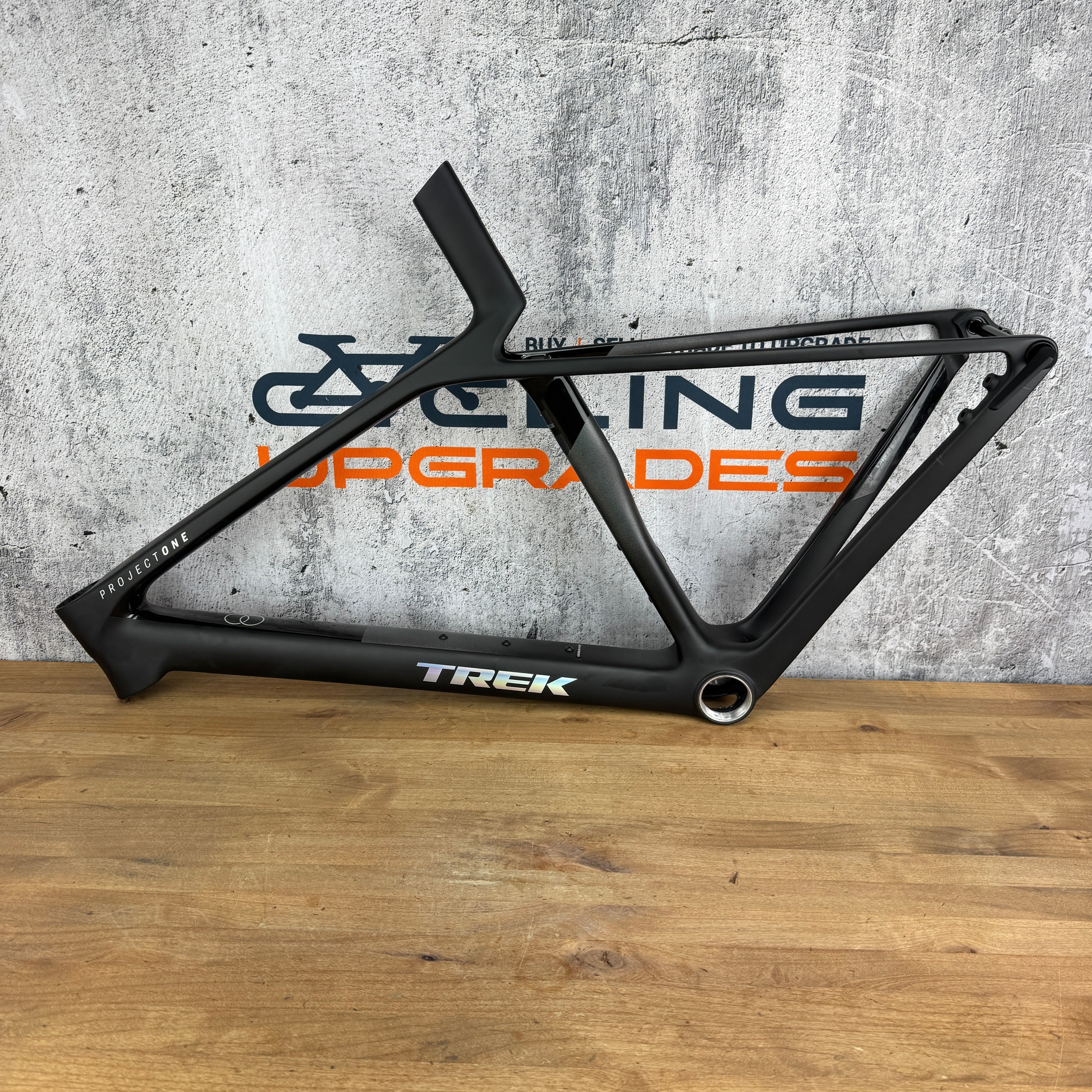 New! Trek Madone SLR Gen 8 Small 900 OCLV Carbon Disc Frameset