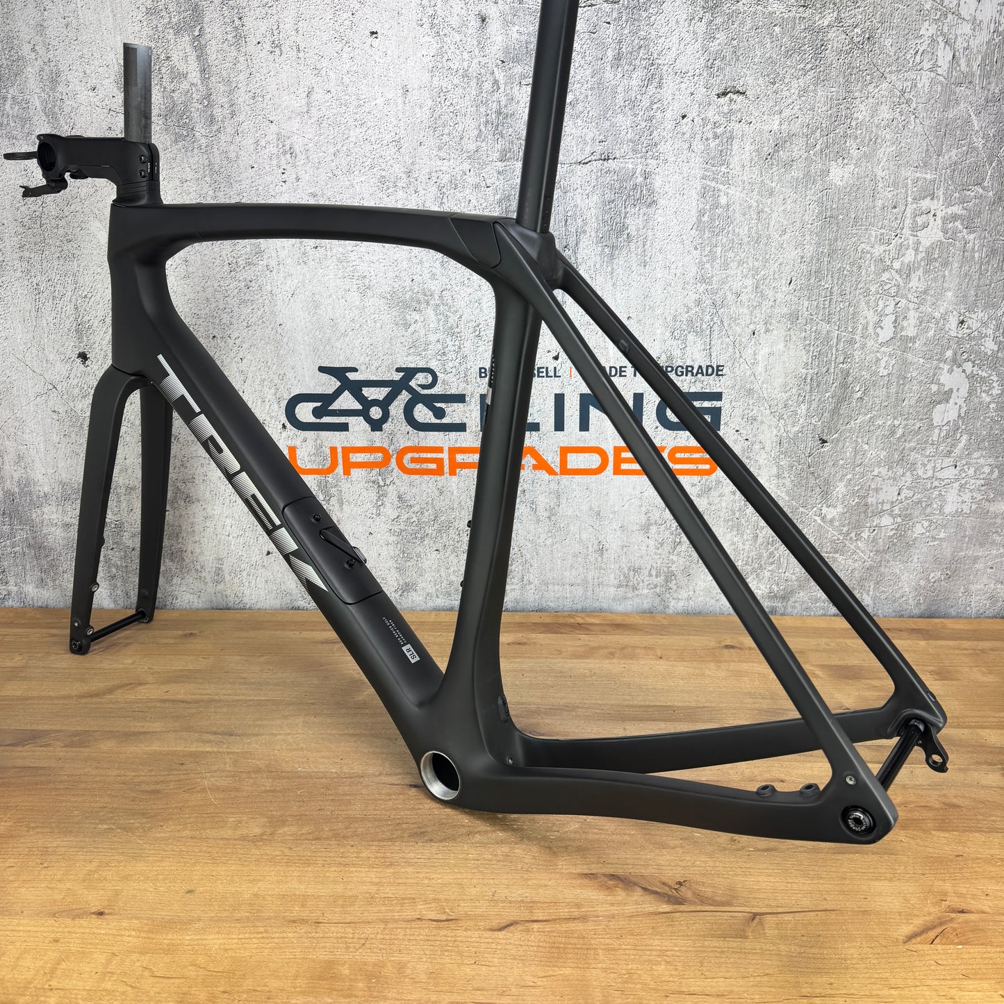 Low Mile! 2023 Trek Domane SLR Gen 4 58cm Carbon Disc Frameset 700c 2353g