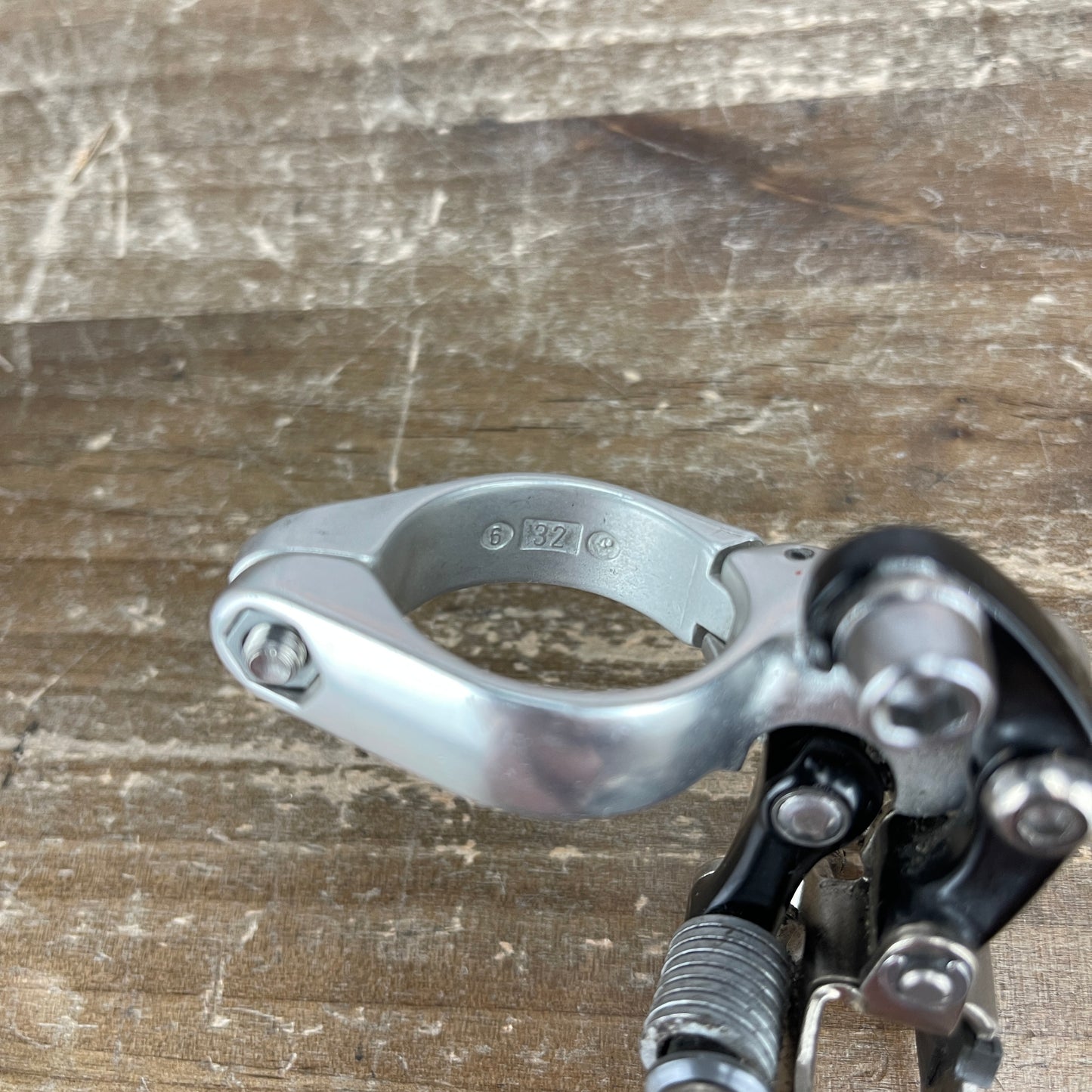 Campagnolo Chorus QS Mechanical 10-Speed 32mm Clamp-On Front Derailleur