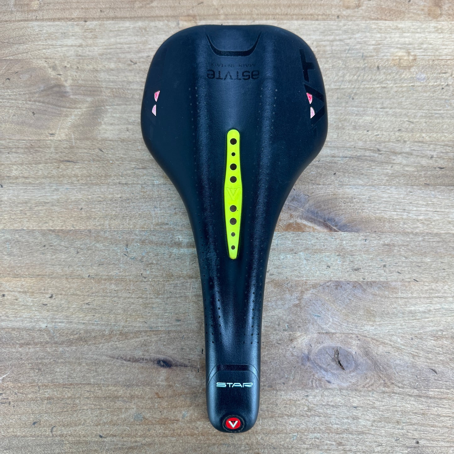 Astute Pilargo Star Carbonio 140mm 7x9mm Carbon Rail Bike Saddle 217g