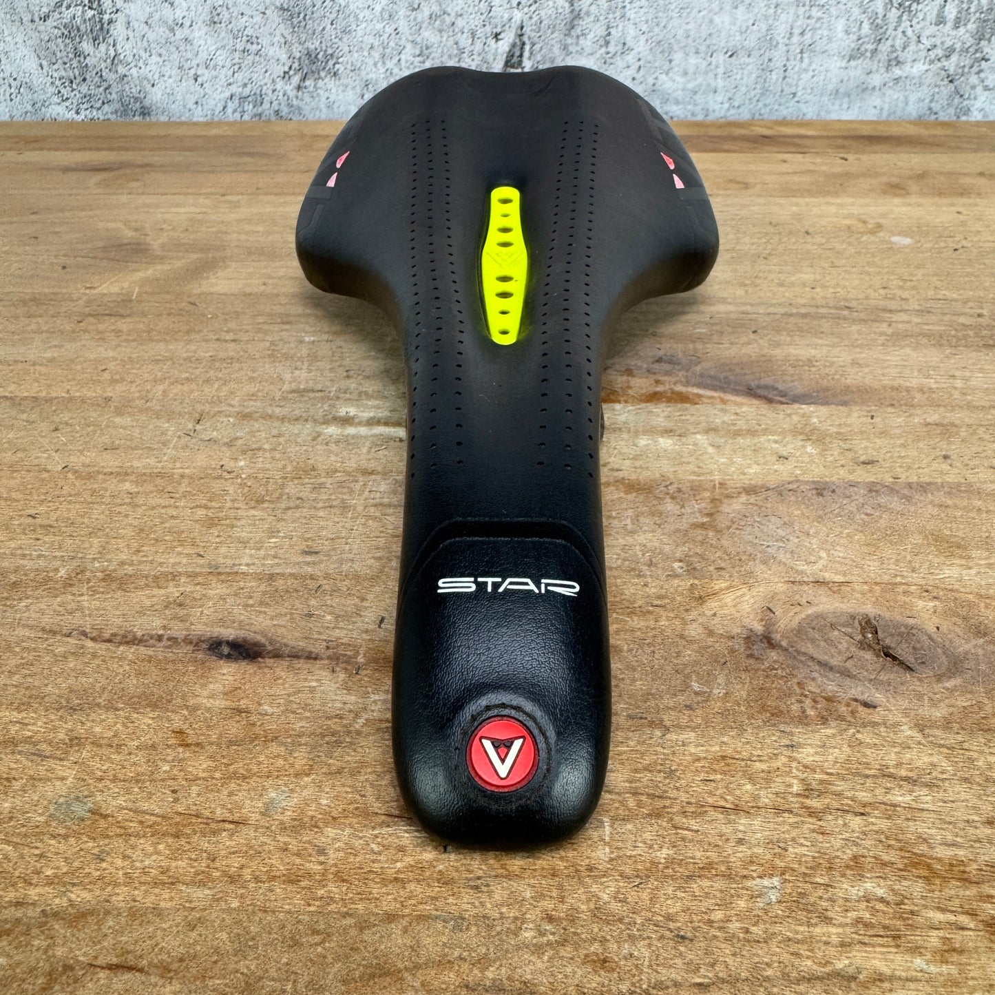 Astute Pilargo Star Carbonio 140mm 7x9mm Carbon Rail Bike Saddle 217g