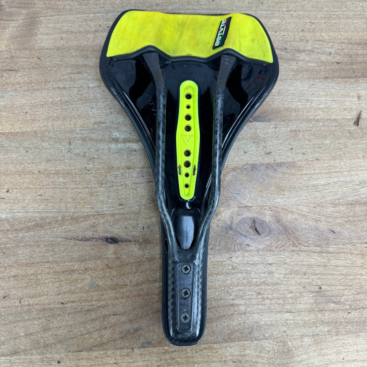 Astute Pilargo Star Carbonio 140mm 7x9mm Carbon Rail Bike Saddle 217g