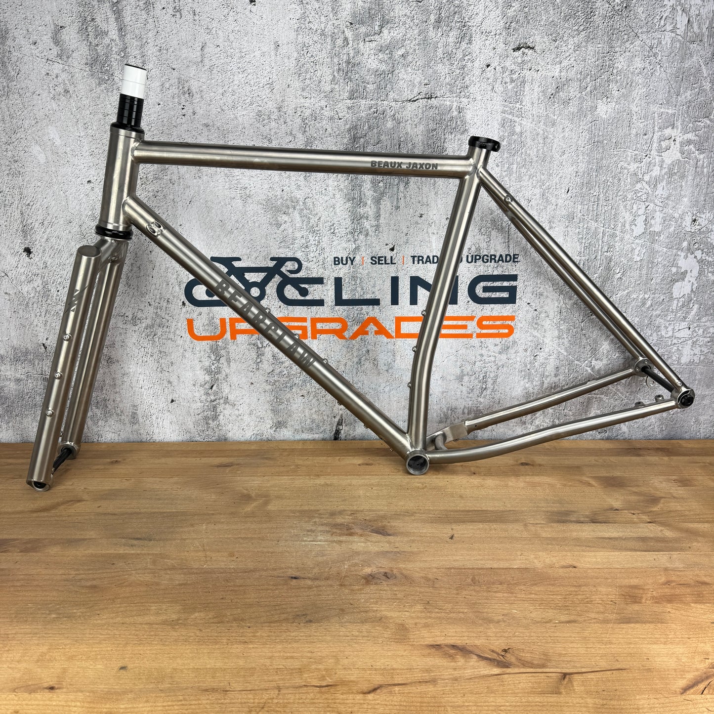 Low Mile! Bearclaw Beaux Jaxon 56cm Titanium Boost Gravel Disc Frameset 29"