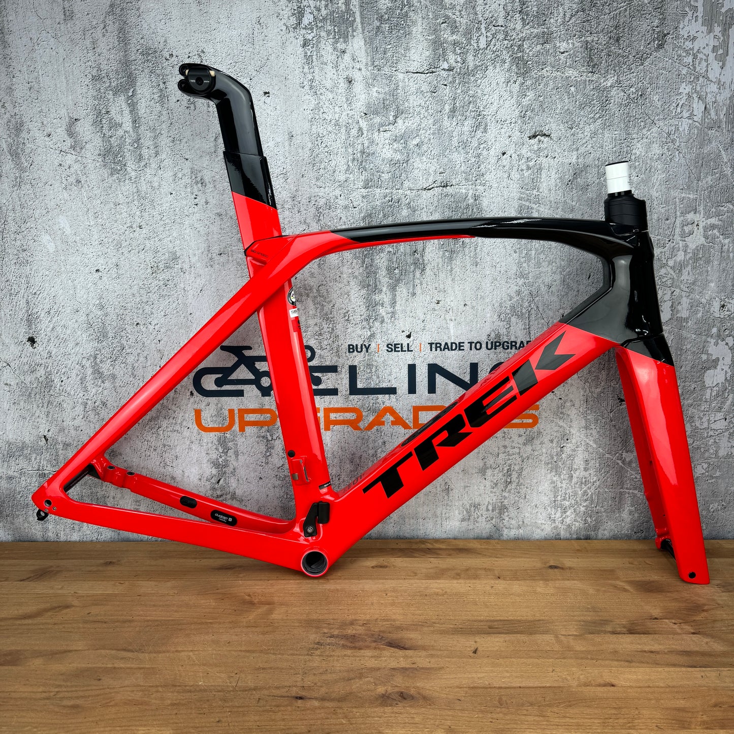 Low Mile! 2021 Trek Madone SL Gen 6 58cm Carbon Disc Brake Frameset 700c 2579g