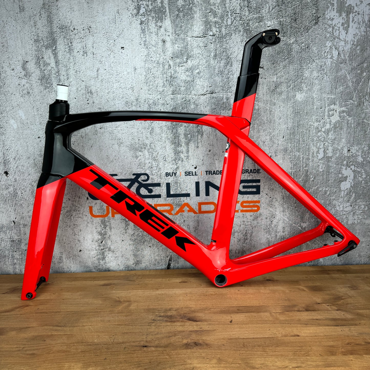 Low Mile! 2021 Trek Madone SL Gen 6 58cm Carbon Disc Brake Frameset 700c 2579g