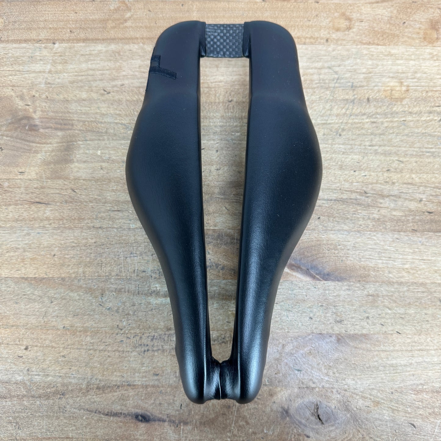 Dash Strike 7x7mm Carbon Rails 135mm TT/Triathlon Saddle 129g Older/Lighter Version