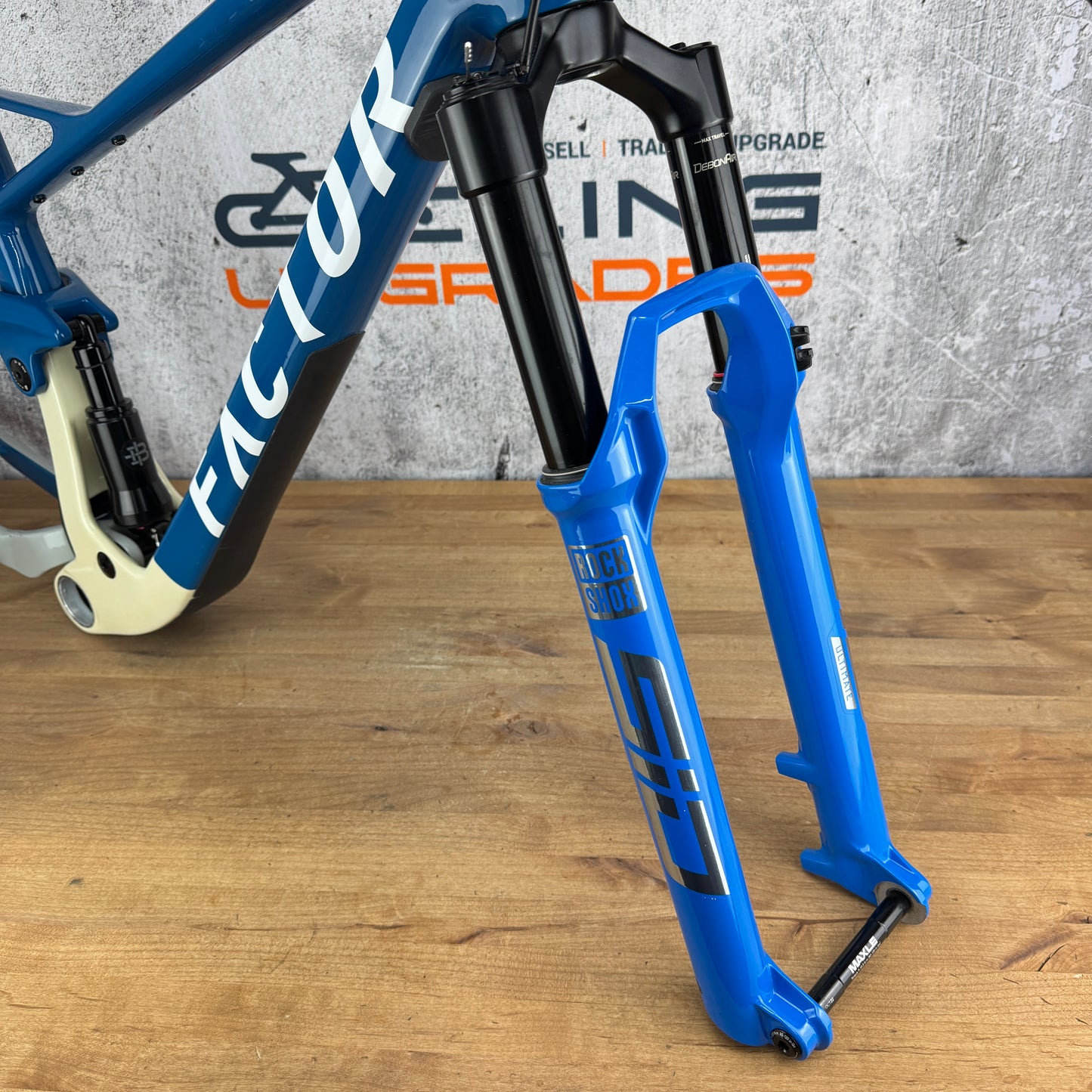 Low Mile! 2024 Factor Lando XC Medium Boost Carbon MTB Disc Frameset 29" 4353g