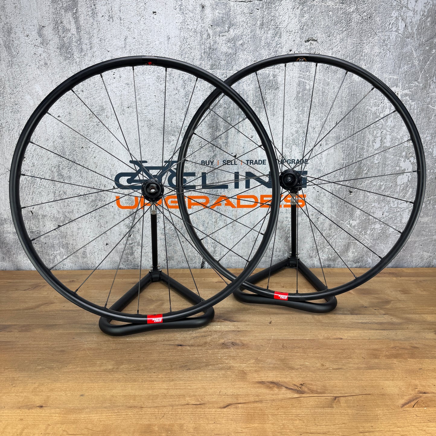 Santa Cruz Reserve 22 Carbon Tubeless Disc Brake Wheelset 700c DT 350 Hubs
