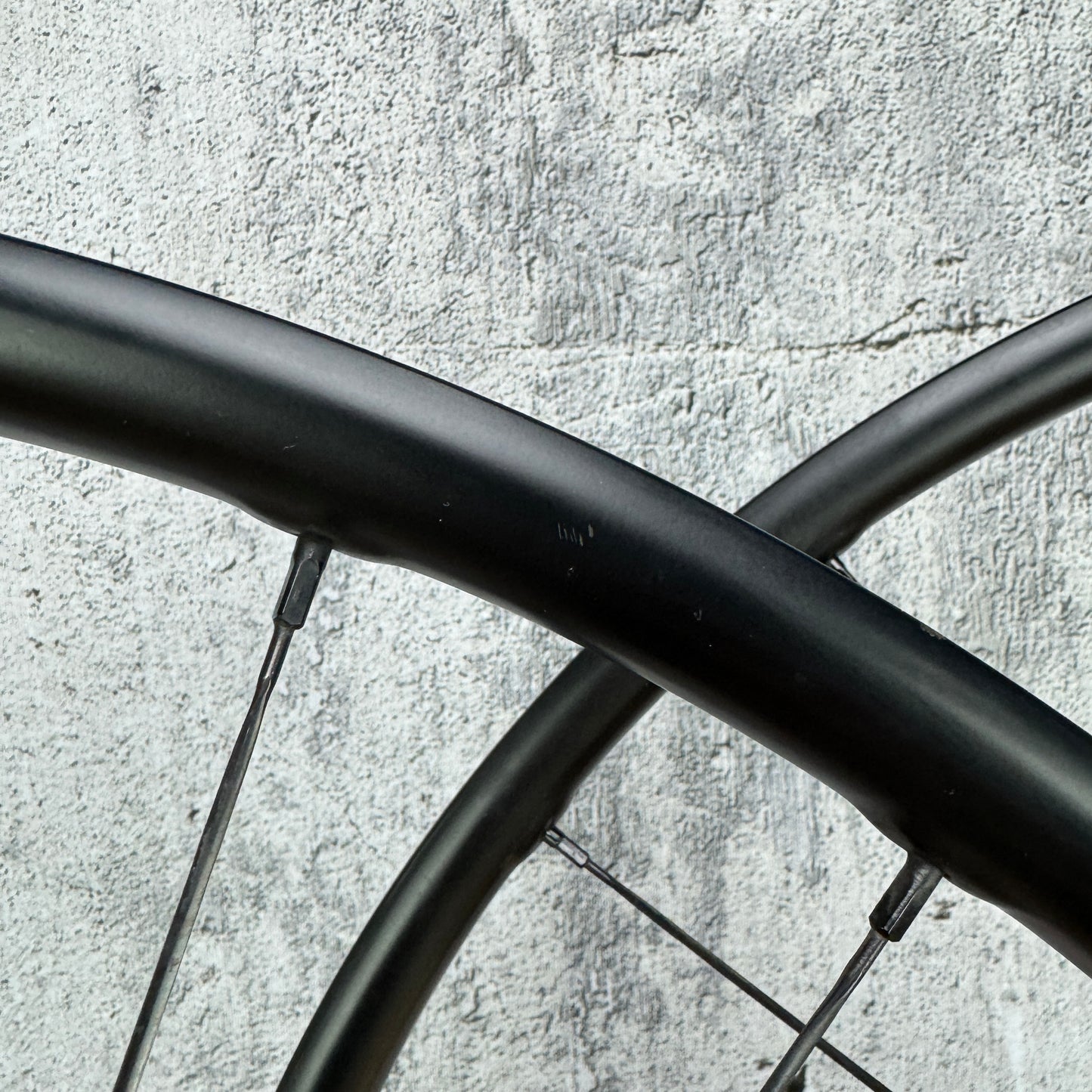 Santa Cruz Reserve 22 Carbon Tubeless Disc Brake Wheelset 700c DT 350 Hubs