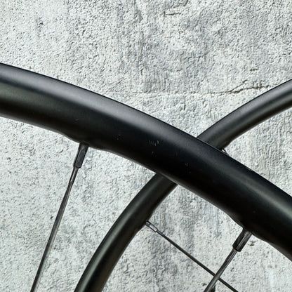 Santa Cruz Reserve 22 Carbon Tubeless Disc Brake Wheelset 700c DT 350 Hubs