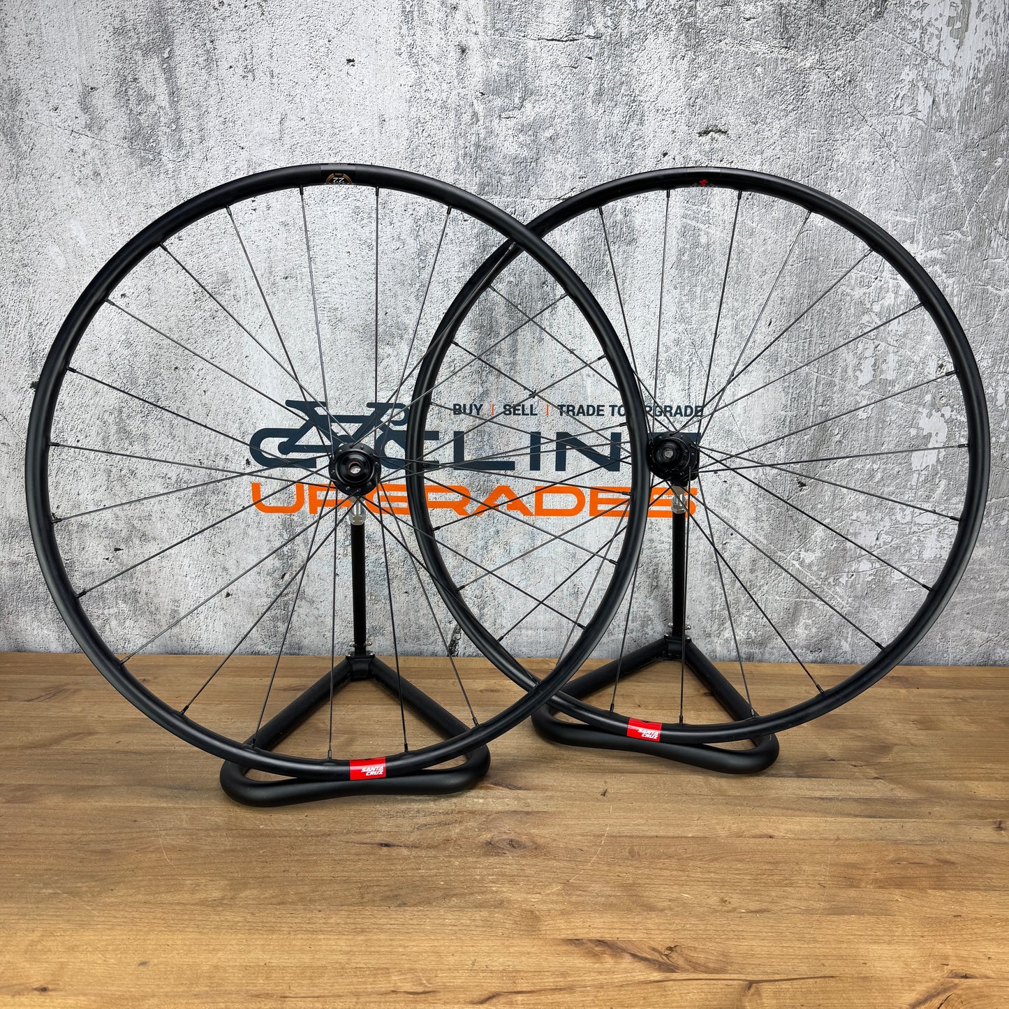 Santa Cruz Reserve 22 Carbon Tubeless Disc Brake Wheelset 700c DT 350 Hubs