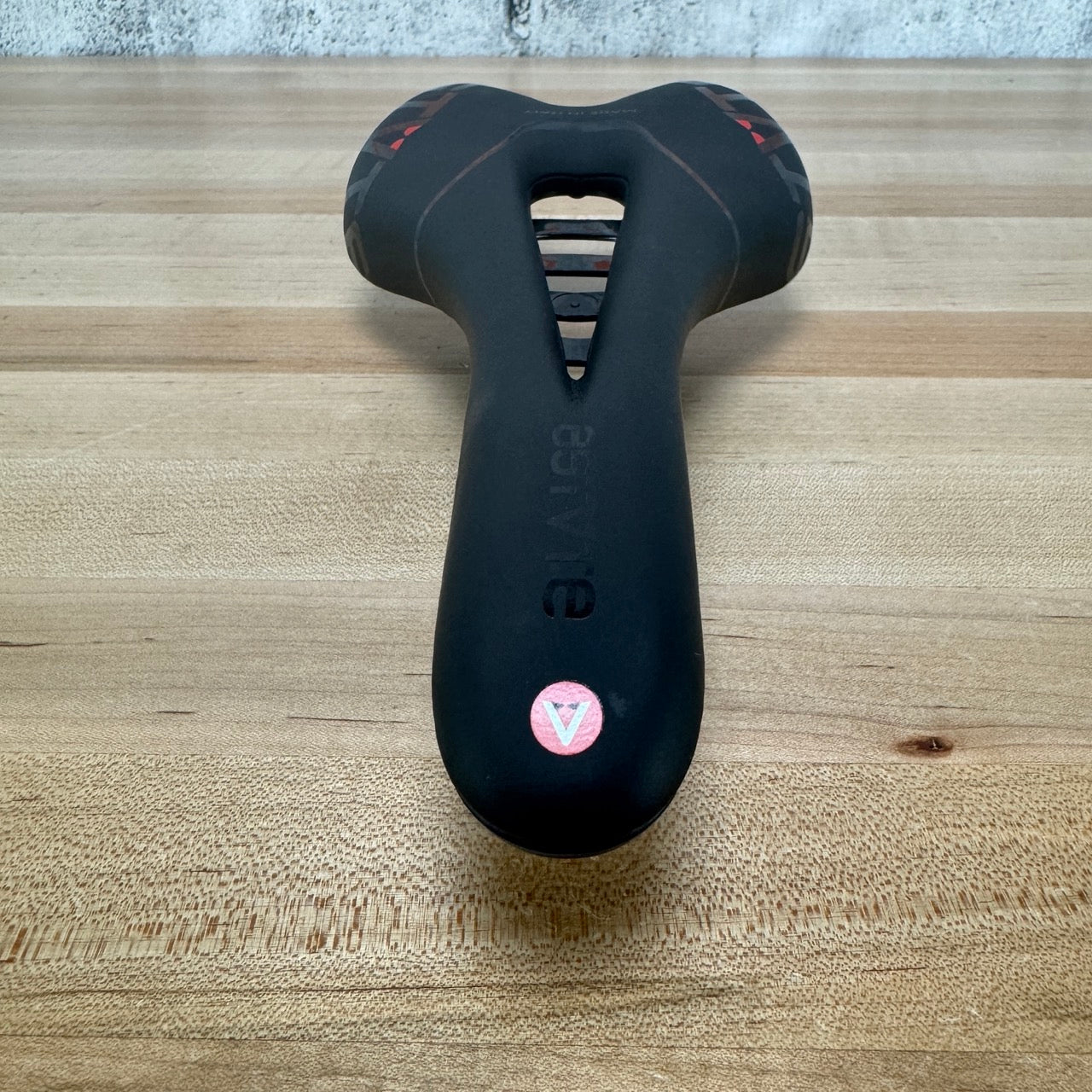 Light Wear Astute SkyLab 135mm TitanV 7x7mm Titanium Rails Bike Saddle