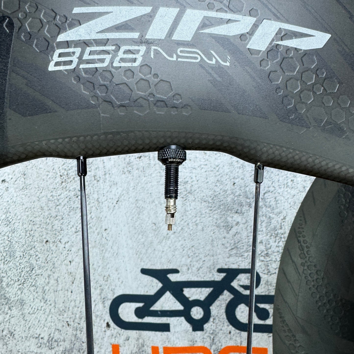 Low Mile! Zipp 858 NSW Carbon TT/Tri Tubeless Disc Bike Wheelset 1540g Cognition