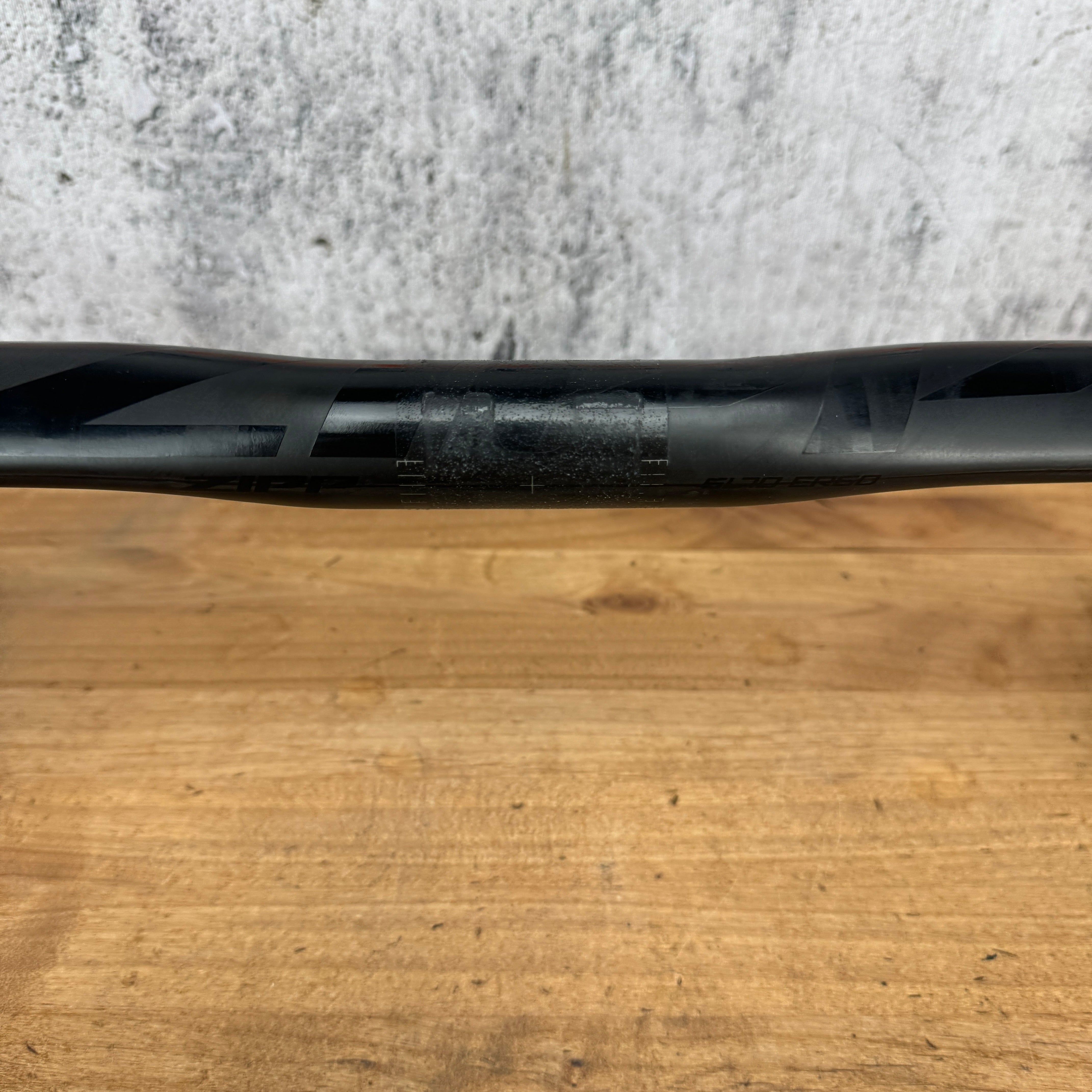 Zipp SL-70 Ergo 31.8mm 42cm Carbon Road Bike Handlebar 215g Zipp SL-70 Ergo 31.8mm 42cm Carbon Road Bike Handlebar 215g