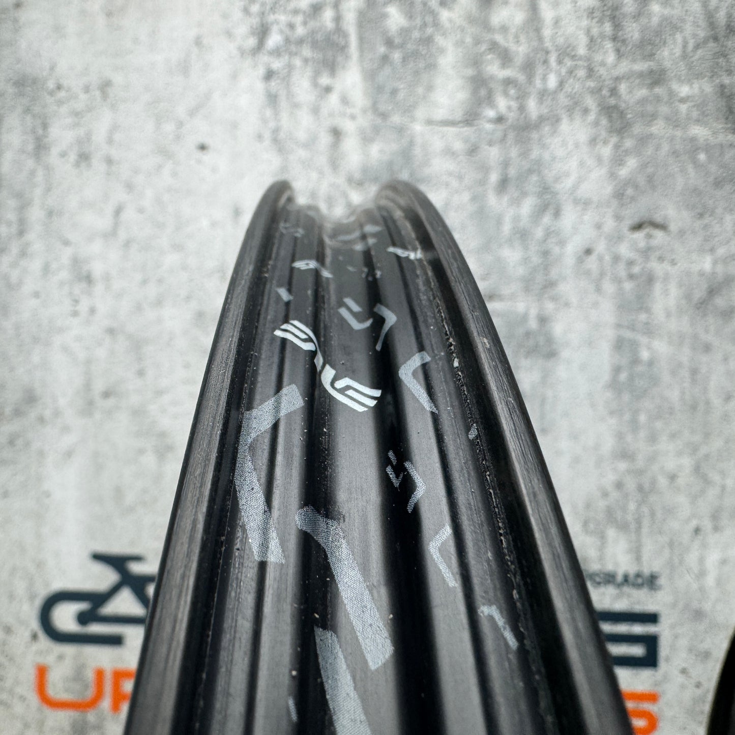 Ridden Once! 2026 Enve SES 6.7 Carbon Tubeless Hookless Disc Wheelset 700c 1494g