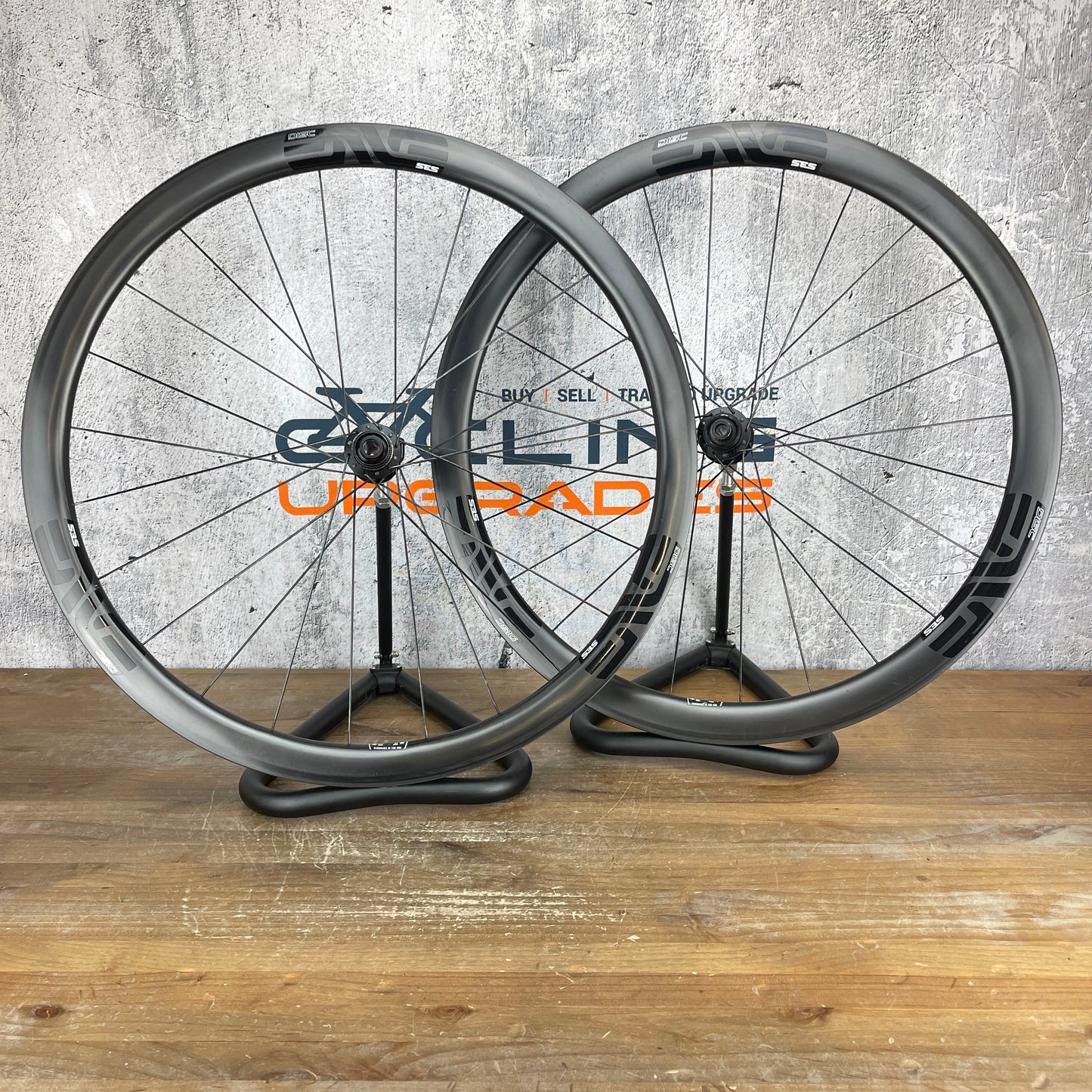 Enve SES 3.4 Carbon Tubeless Road Bike Disc Wheelset 700c 1458g DT 240s Hubs