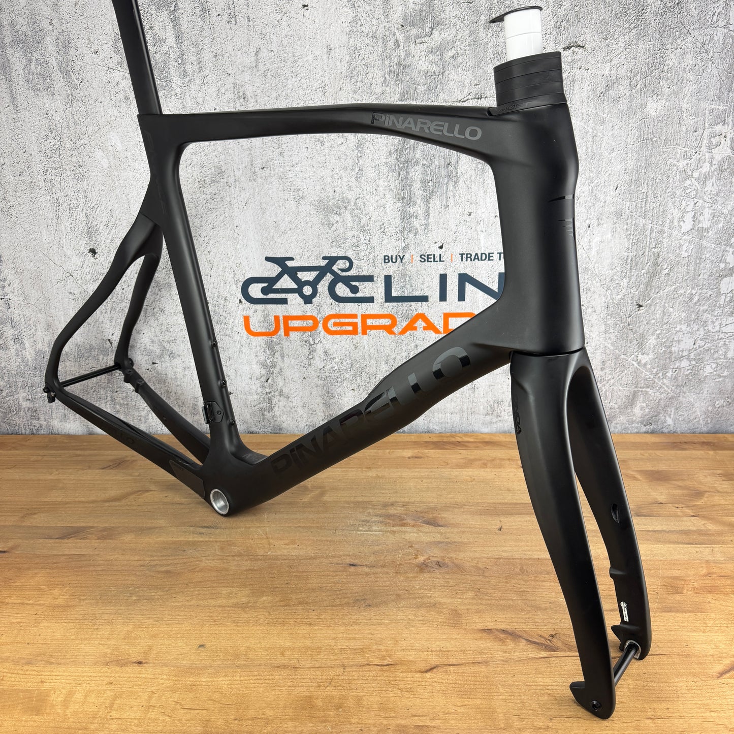 Low Mile! 2022 Pinarello Prince 60cm Carbon Disc Brake Frameset 700c 2409g