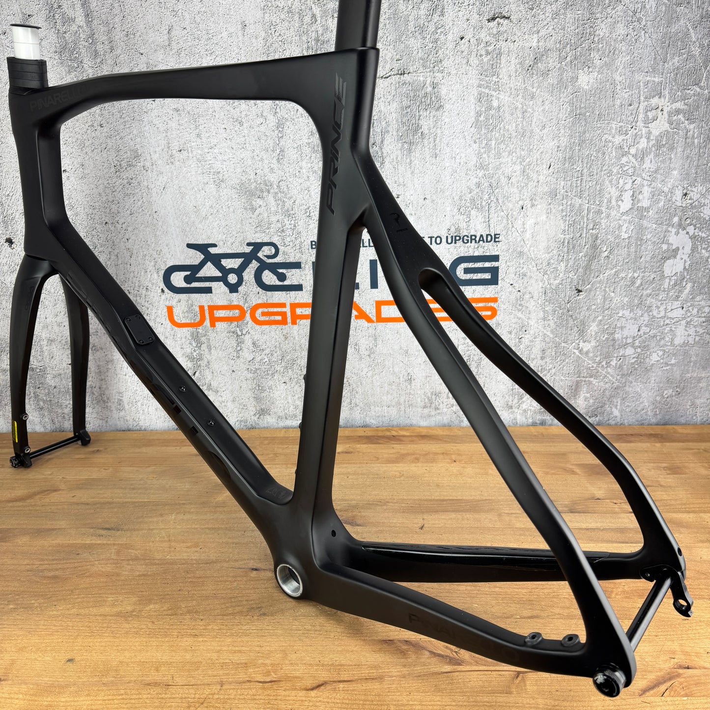 Low Mile! 2022 Pinarello Prince 60cm Carbon Disc Brake Frameset 700c 2409g