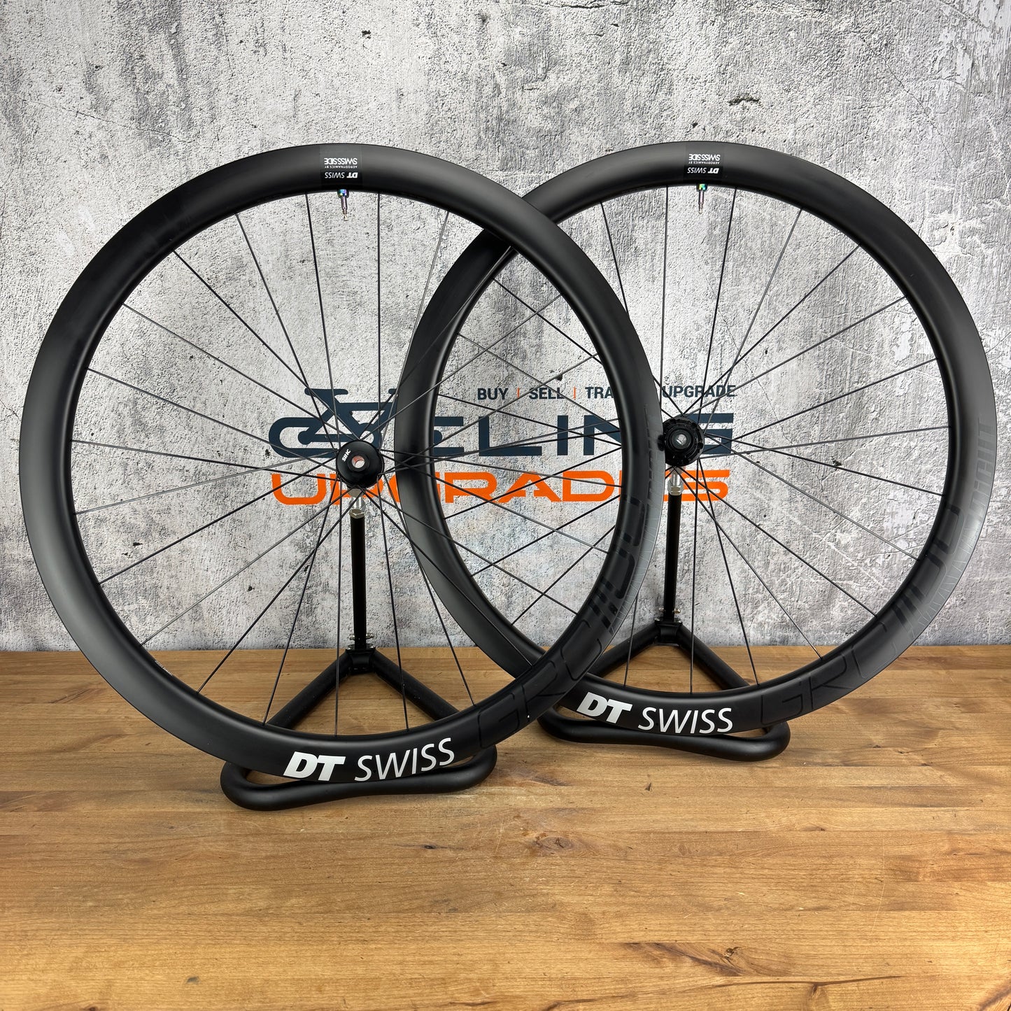Low Mile! DT Swiss GRC 1100 DICUT Carbon Tubeless Disc Wheelset 700c 1597g
