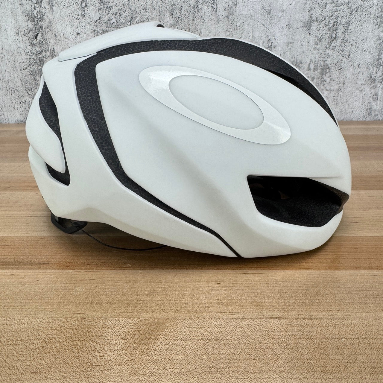 Light Use! Oakley ARO5 XL 58-62cm White MIPS Cycling Helmet 362g