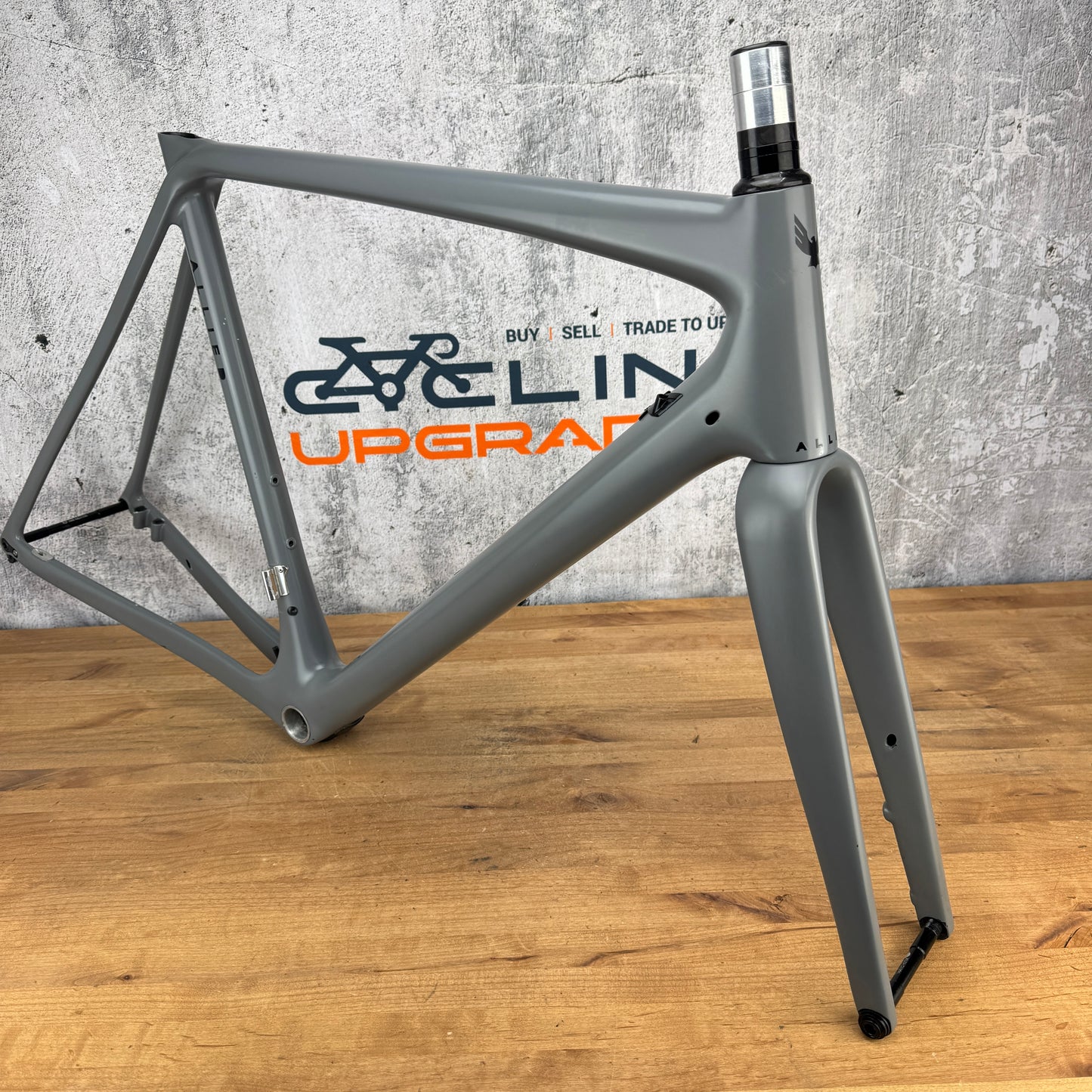 2019 Allied Alfa Allroad 56cm Carbon Disc Brake Frameset 700c Dove Grey 1582g