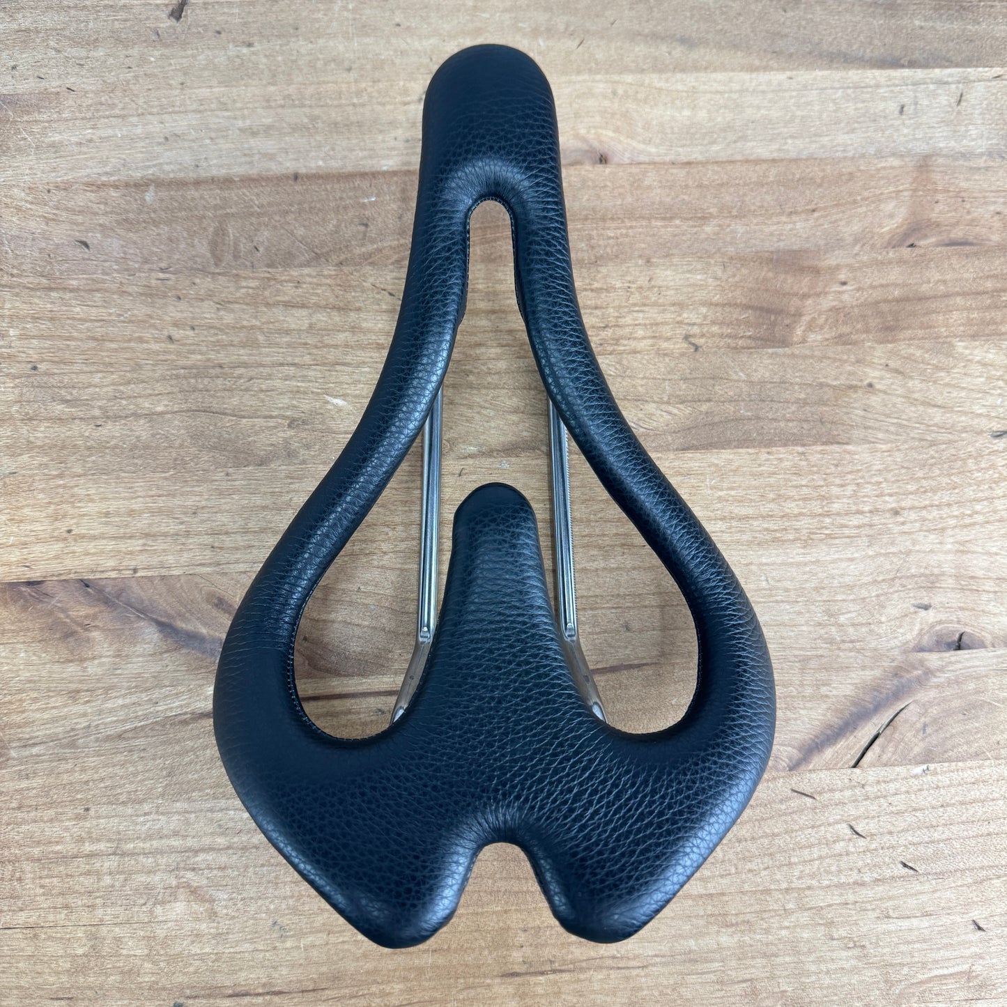 New! Infinity Elite E2 Black Leather 7x7mm Stainless Rails Comfort Bike Saddle