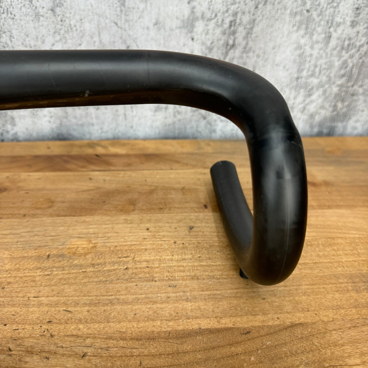Easton E100 40cm Carbon Di2 Compatible Road Bike Handlebar 31.8mm 174g