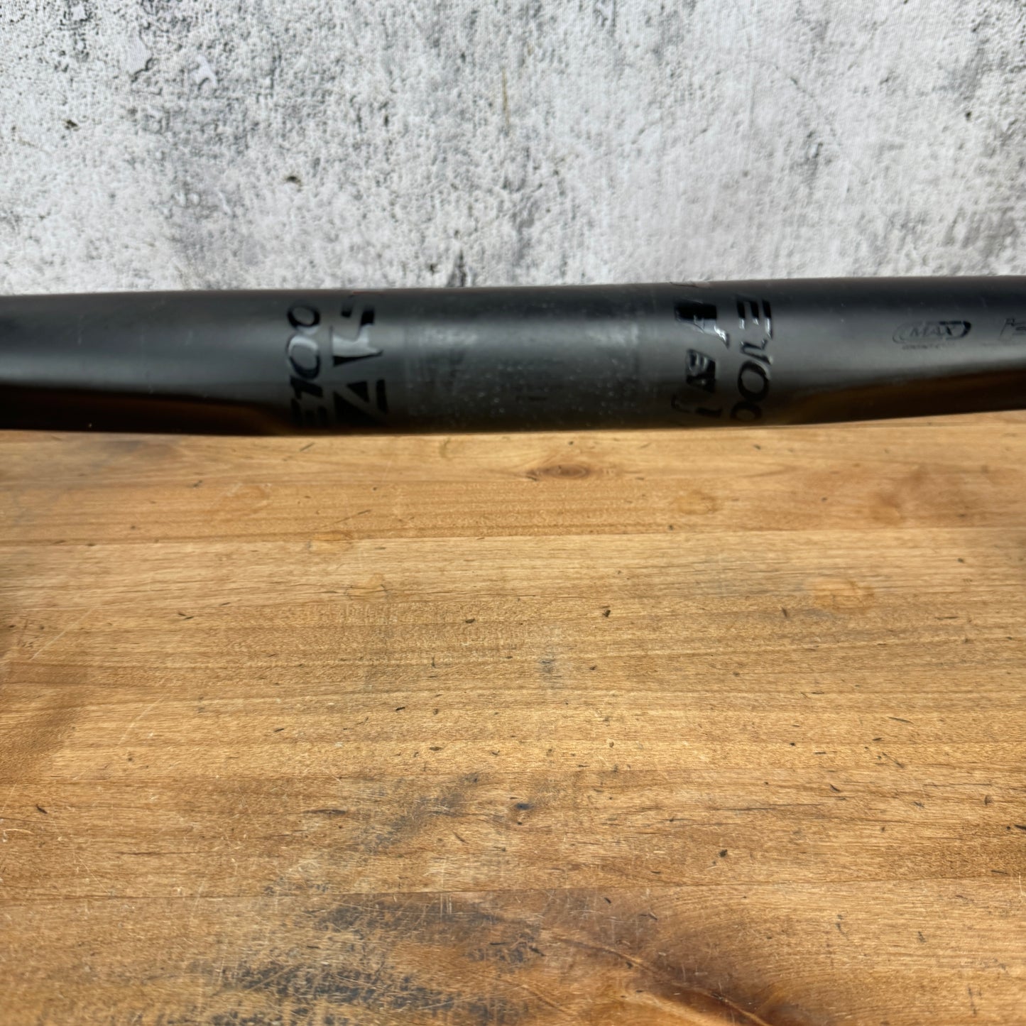 Easton E100 40cm Carbon Di2 Compatible Road Bike Handlebar 31.8mm 174g