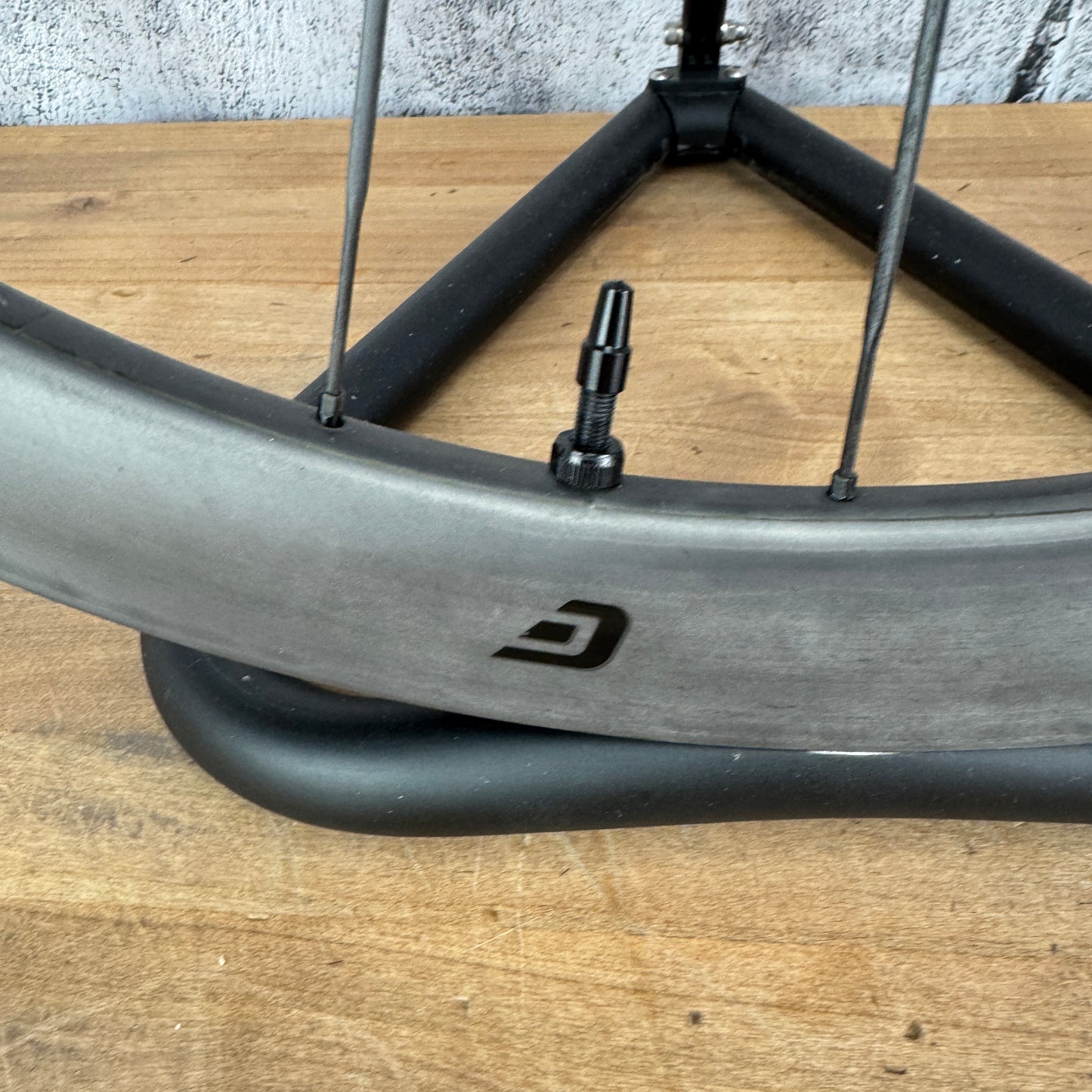 Cadex 42 Carbon Tubeless Hookless Disc Brake Wheelset 700c 1374g