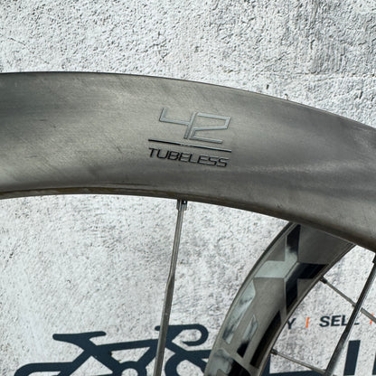 Cadex 42 Carbon Tubeless Hookless Disc Brake Wheelset 700c 1374g