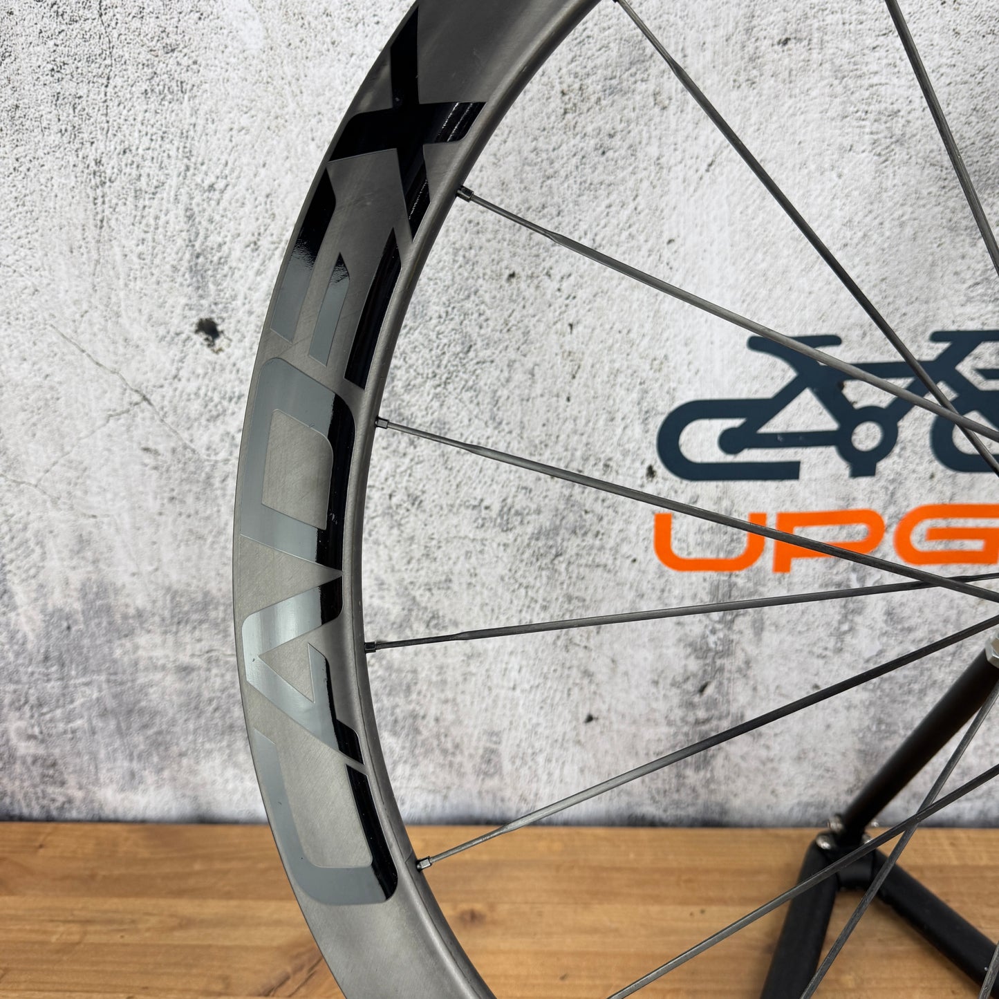 Cadex 42 Carbon Tubeless Hookless Disc Brake Wheelset 700c 1374g