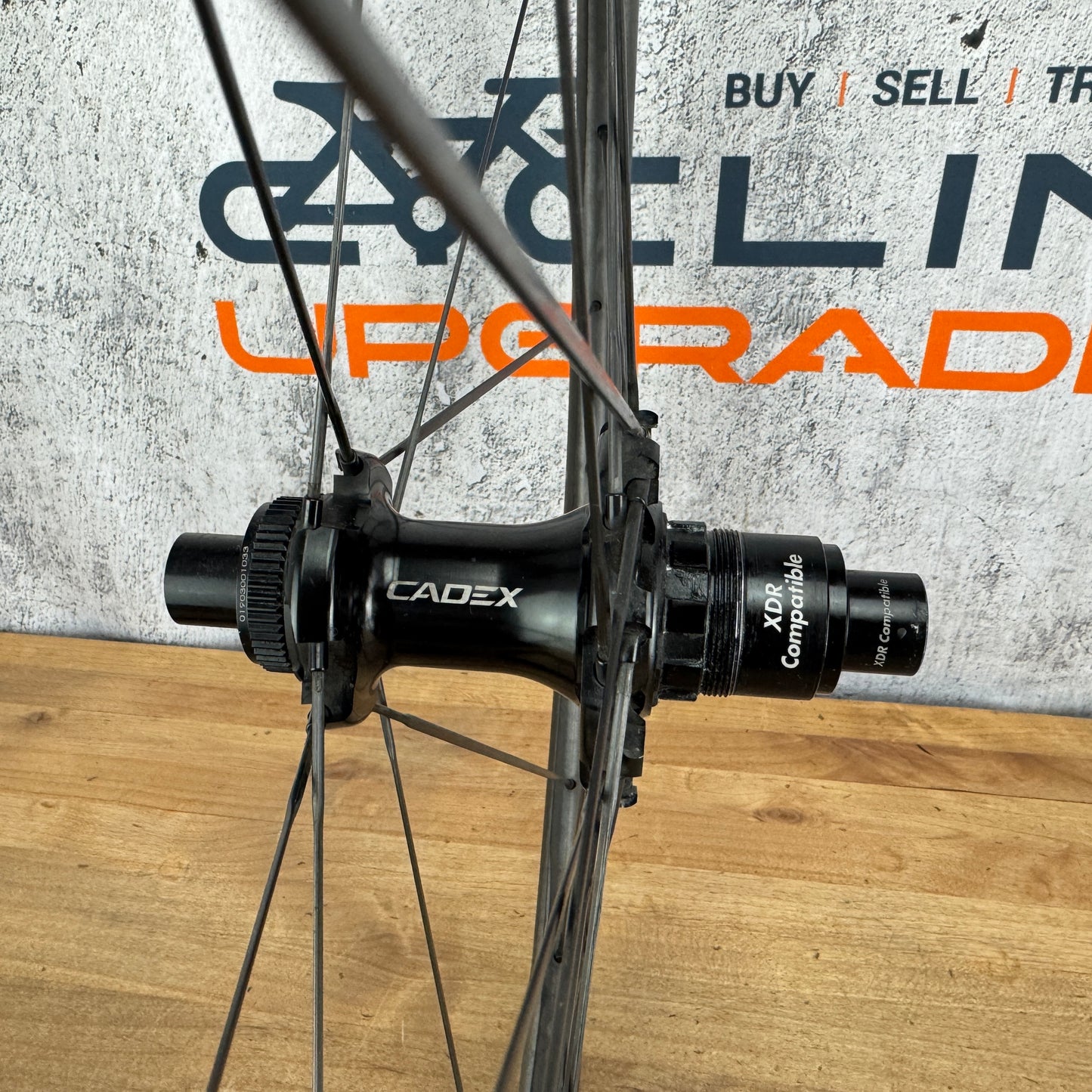 Cadex 42 Carbon Tubeless Hookless Disc Brake Wheelset 700c 1374g