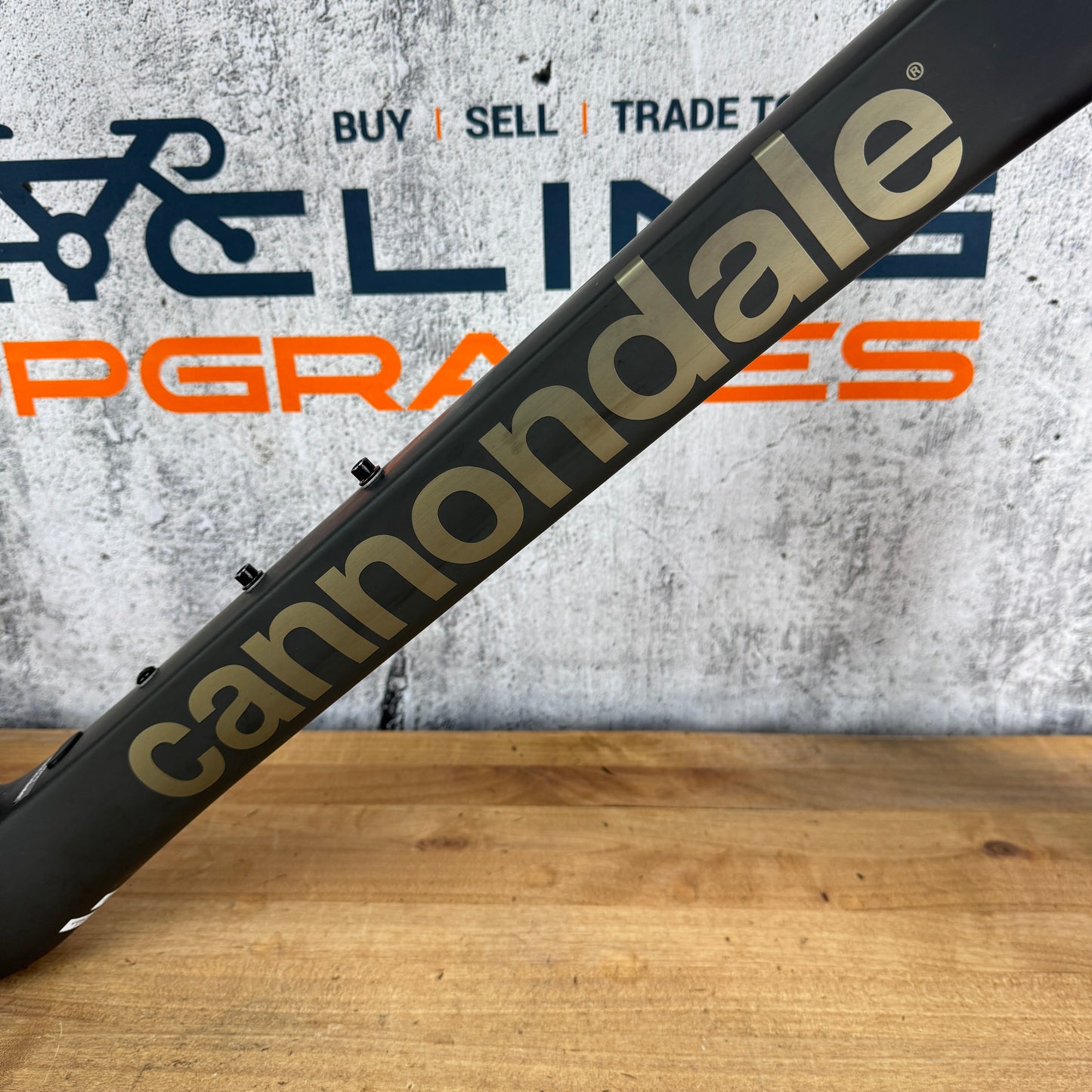 2024 Cannondale SuperSix EVO Hi-Mod 56cm Carbon Frameset Smoke Black Momo Bar