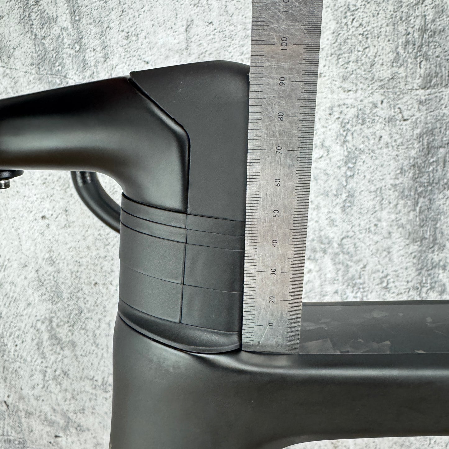 2024 Cannondale SuperSix EVO Hi-Mod 56cm Carbon Frameset Smoke Black Momo Bar