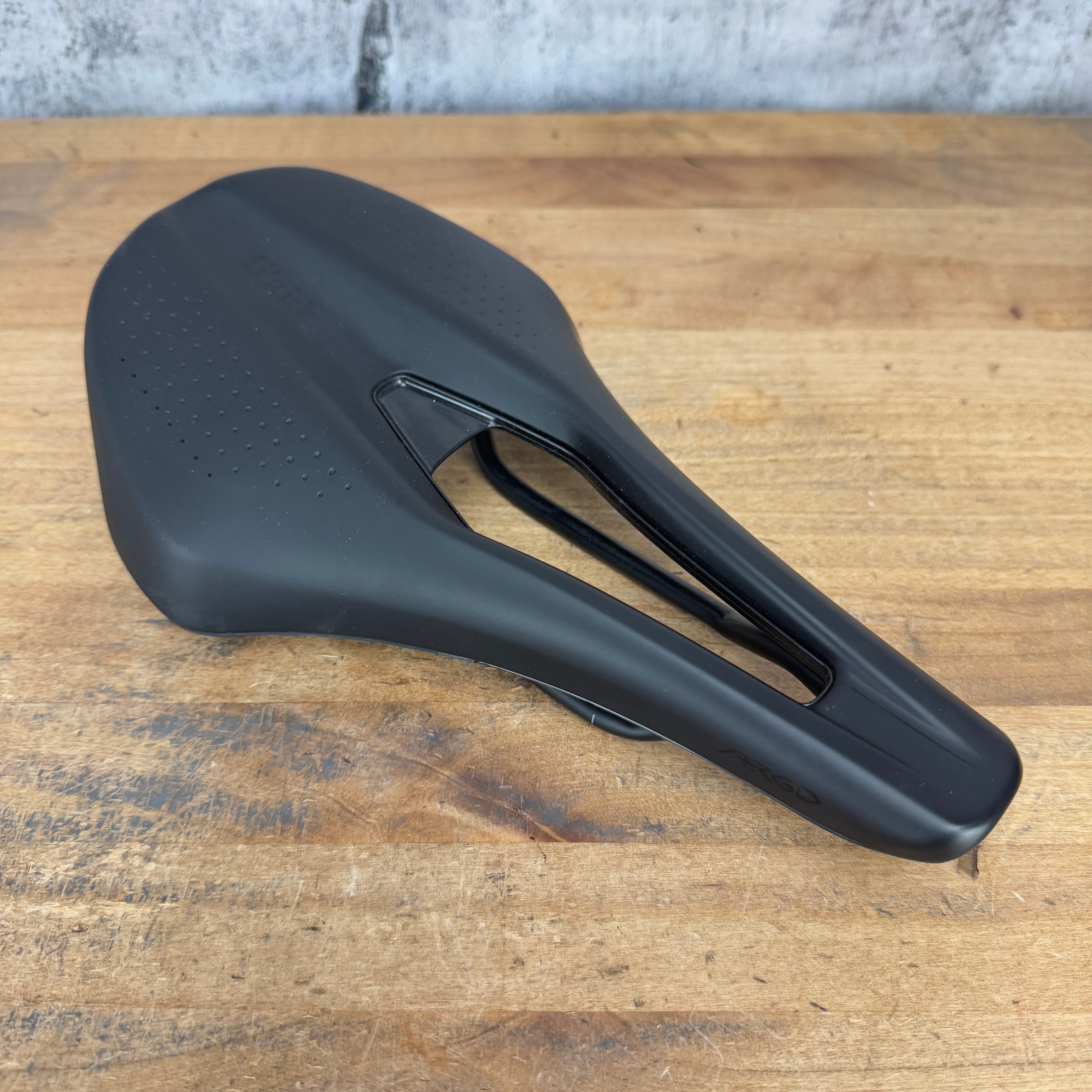フィジーク テンポ Argo R5 150mm S-alloy rails フィジーク テンポ Argo R5 150mm S-alloy rails