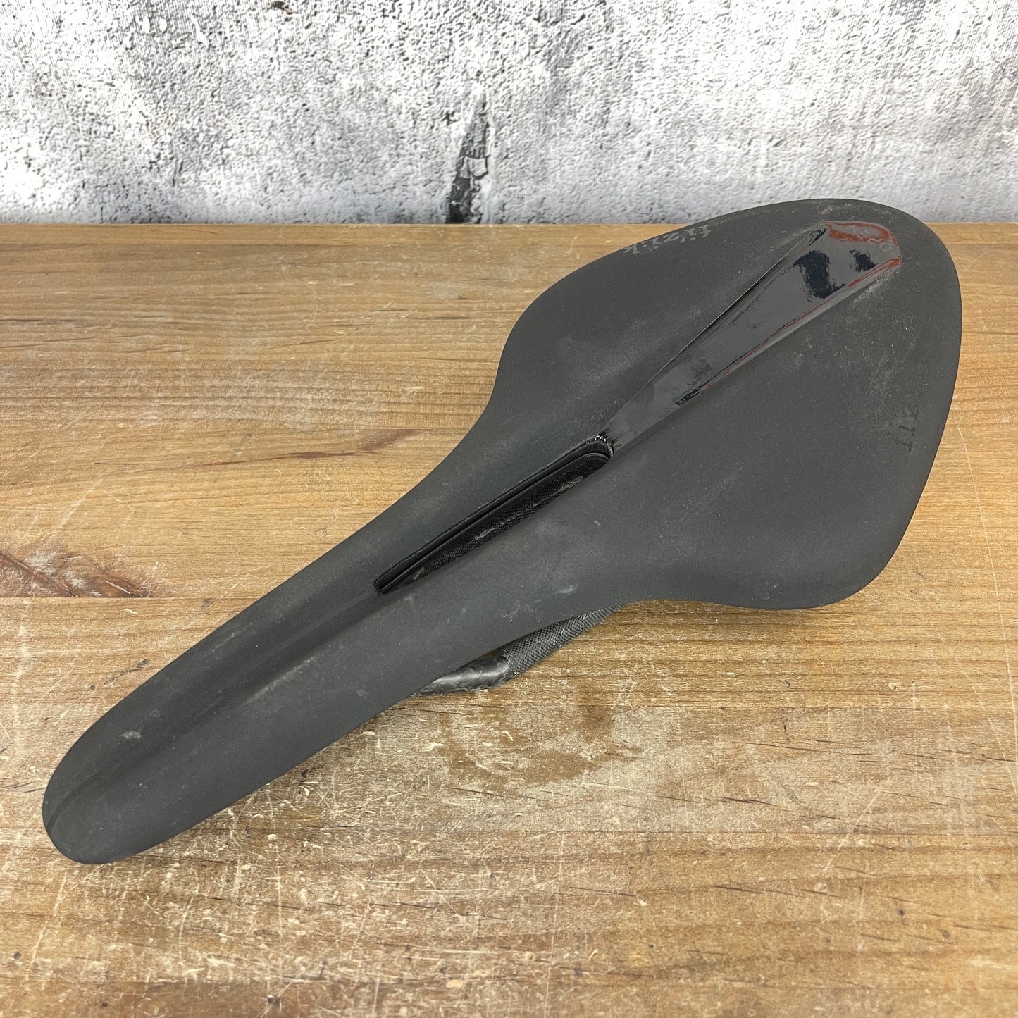 Fizik Arione R1 Large 142mm 7x9mm Carbon Rails Road Bike Saddle 205g