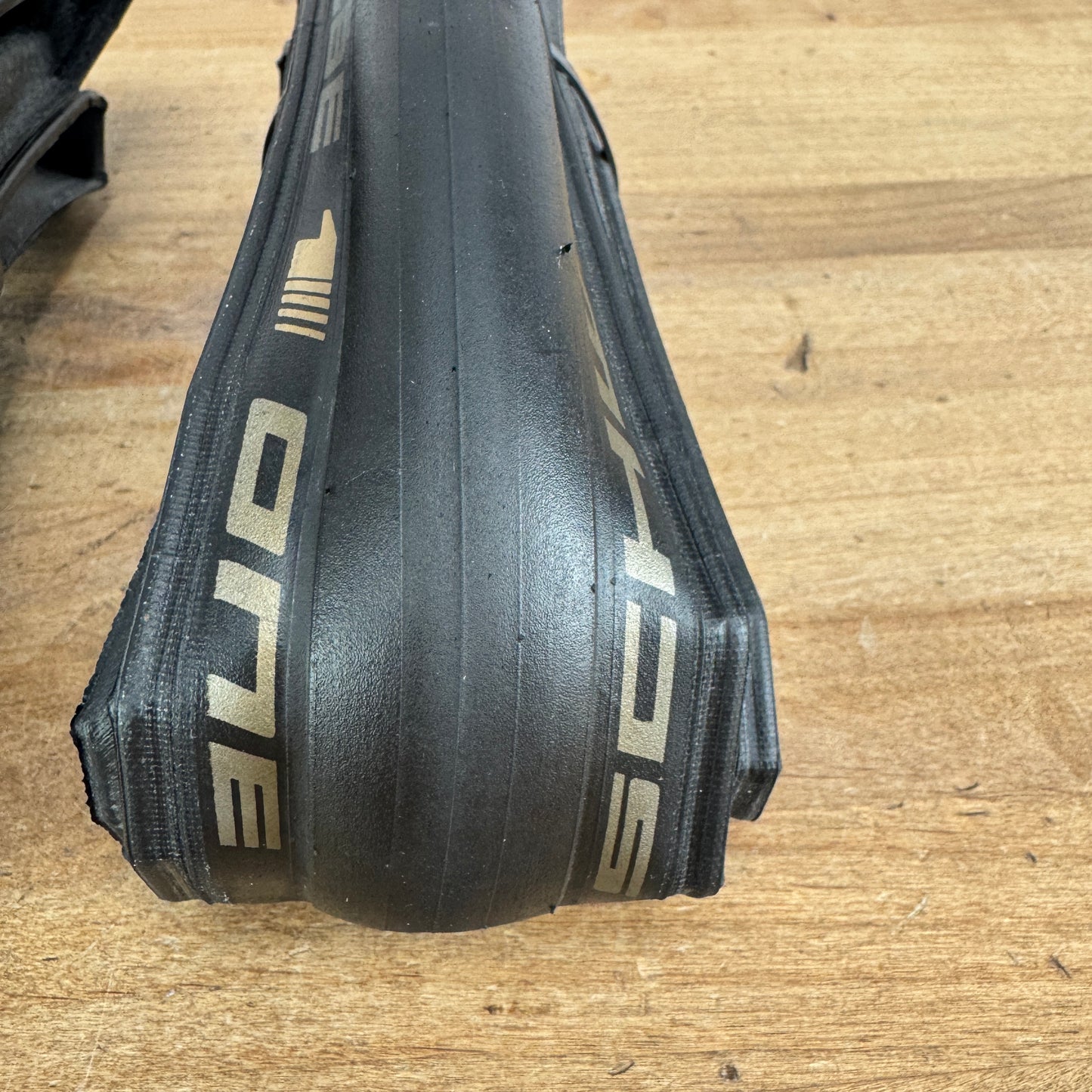 Low Mile! Pair Schwalbe One 700c x 25mm Clincher Road Bike Tires