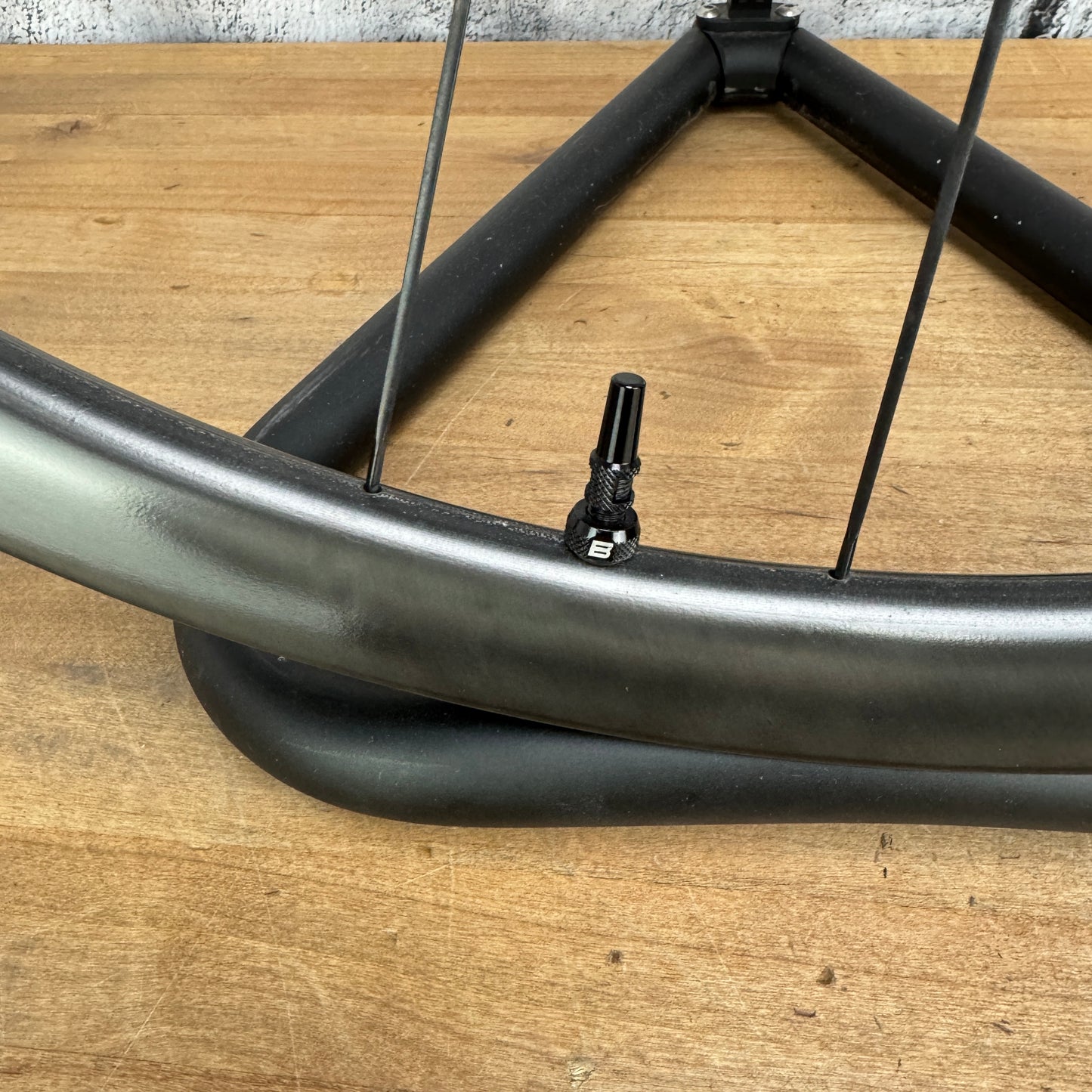 Enve SES 2.3 Carbon Tubeless Hookless Disc Wheelset 700c Innerdrive Hubs 1263g