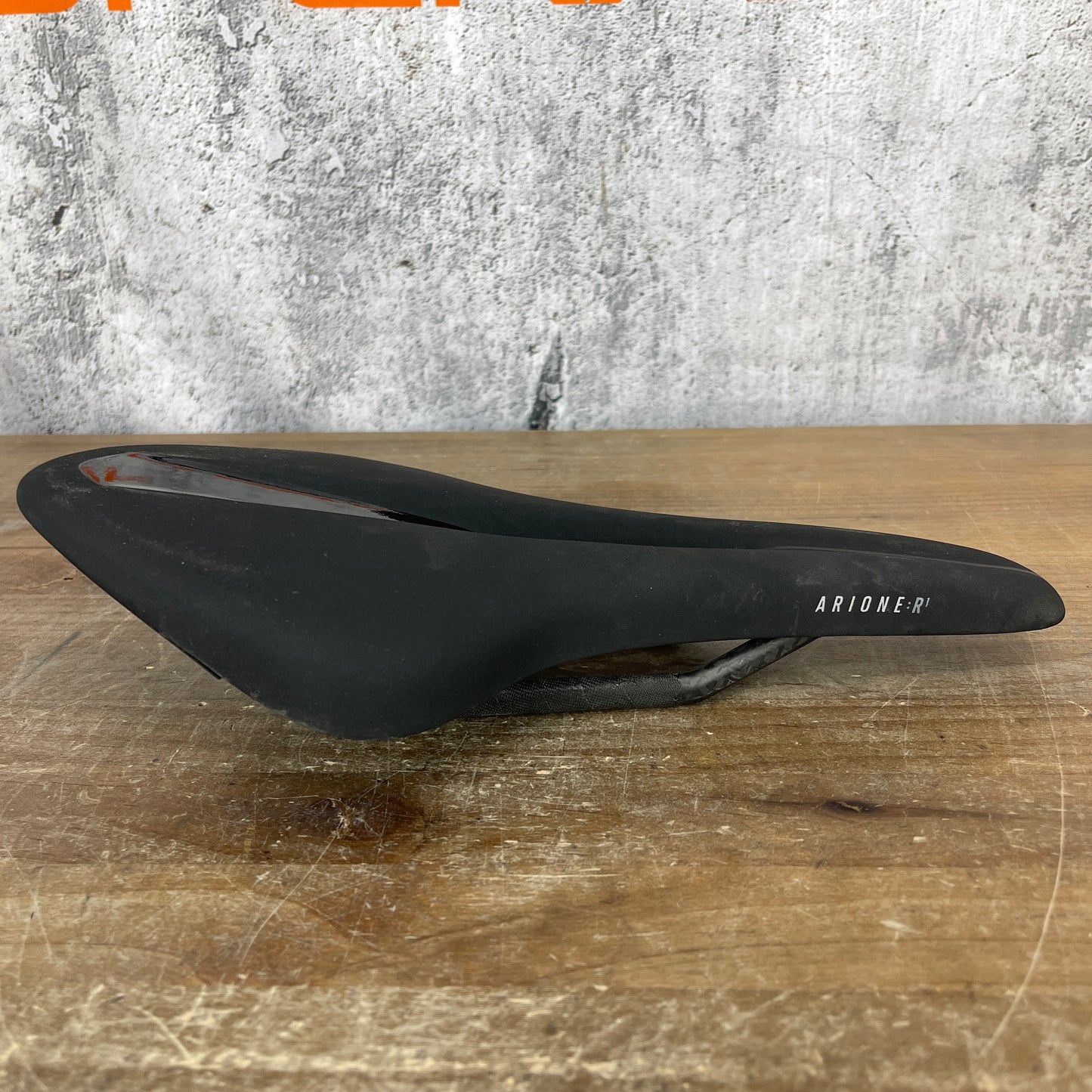 Fizik Arione R1 Large 142mm 7x9mm Carbon Rails Road Bike Saddle 205g