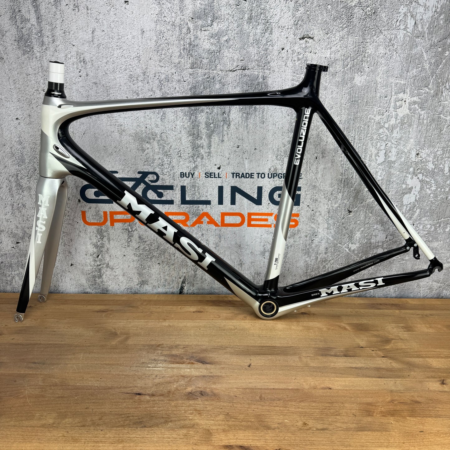 Masi Evoluzione T-700 59cm Rim Brake Carbon Frameset 700c 1951g