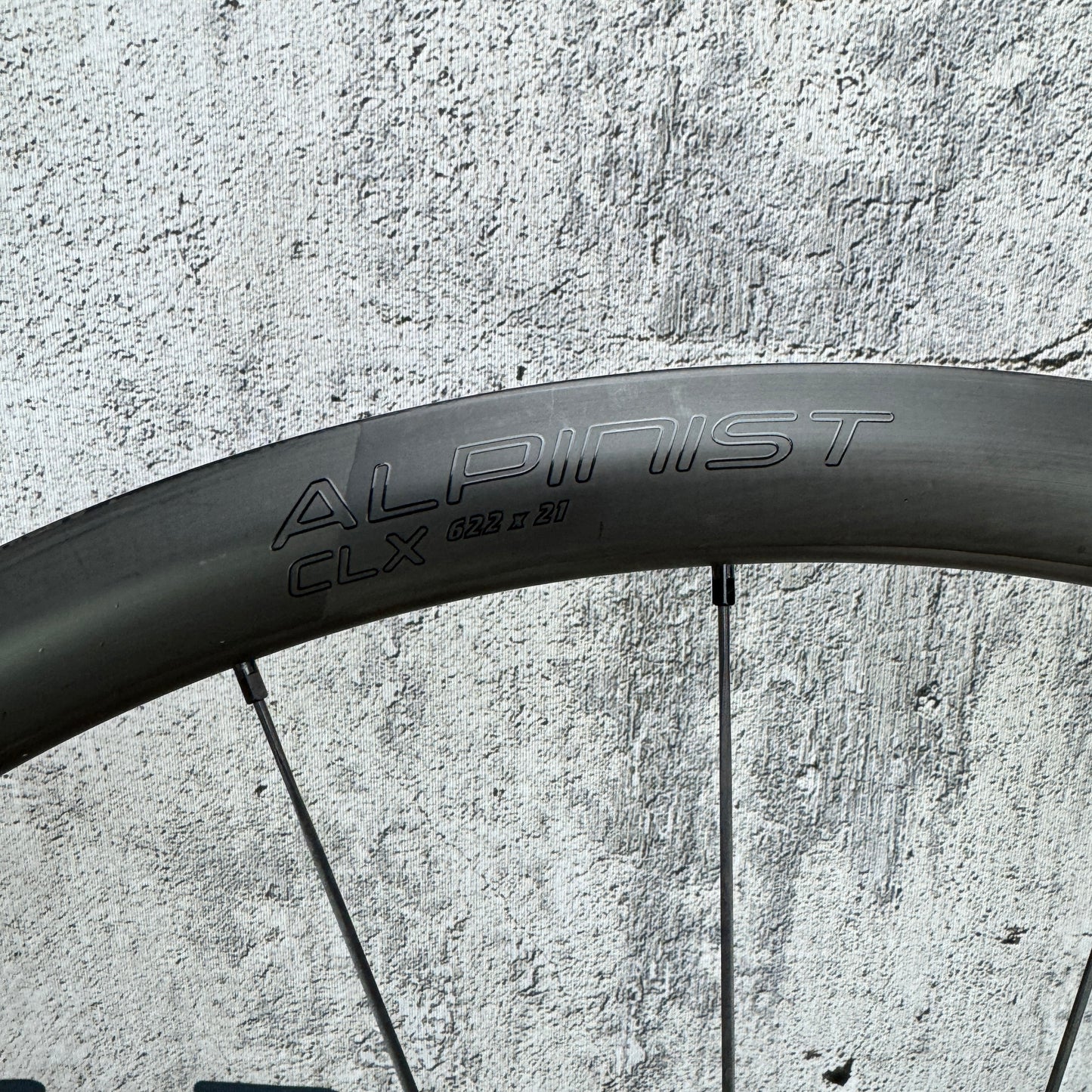 Roval Alpinist CLX II Carbon Tubeless Disc Front Wheel 700c DT 180 Ceramic 567g