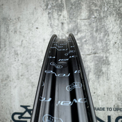 Roval Alpinist CLX II Carbon Tubeless Disc Front Wheel 700c DT 180 Ceramic 567g