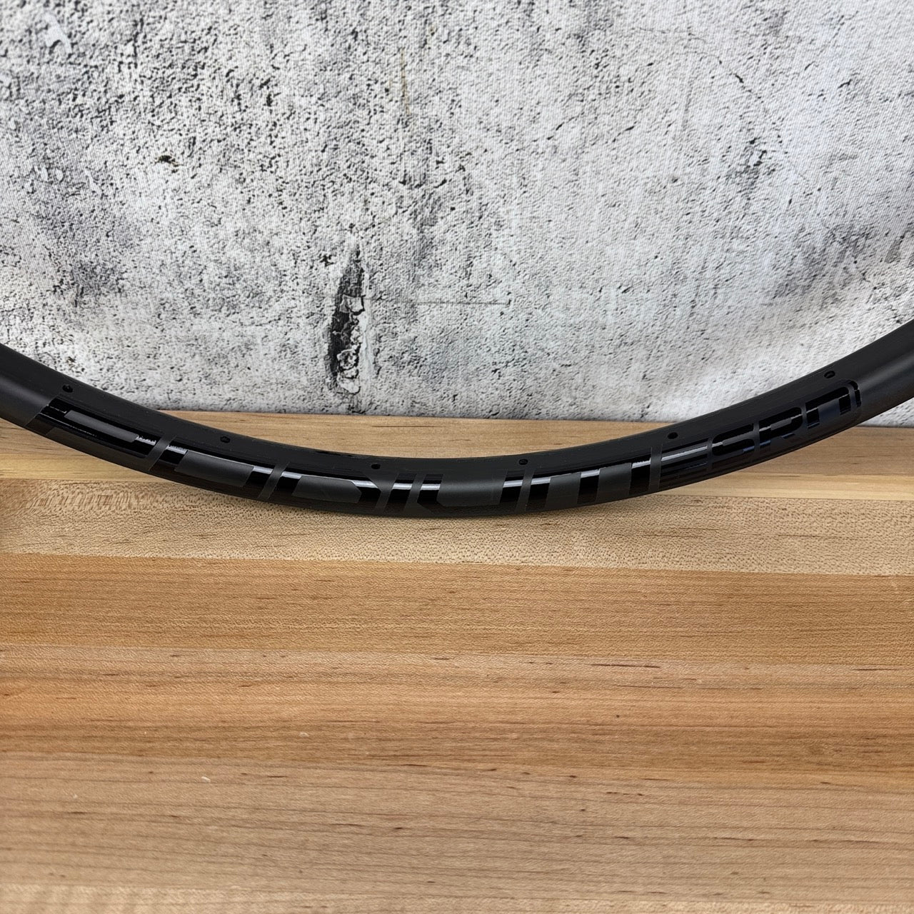 Light Use! Stans No Tubes Podium SRD 28h Disc Tubeless XC MTB Bike Carbon Rim